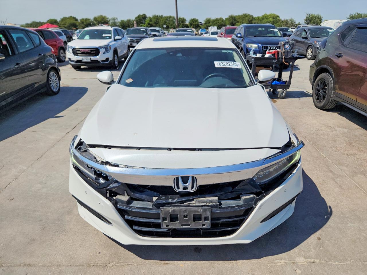 2018 Honda Accord Touring White vin: 1HGCV2F93JA006288
