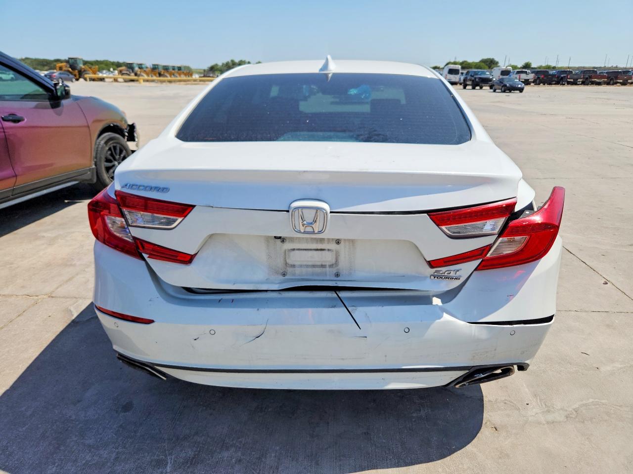 2018 Honda Accord Touring White vin: 1HGCV2F93JA006288