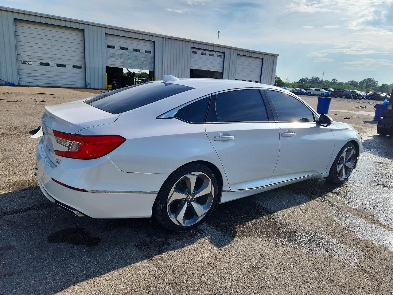 2020 Honda Accord Touring White vin: 1HGCV2F94LA017156