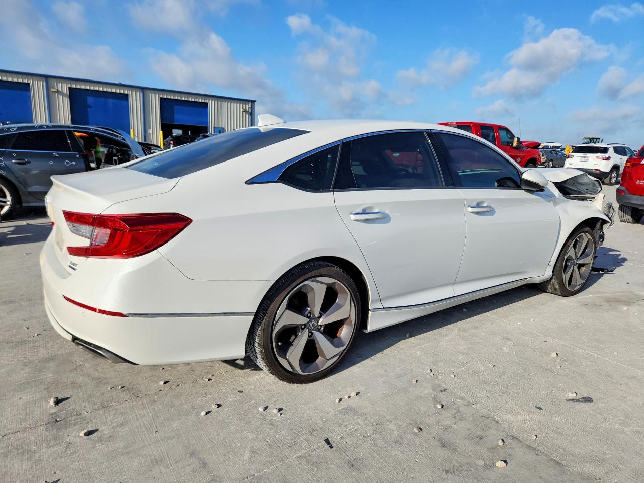 2020 Honda Accord Touring White vin: 1HGCV2F95LA020695