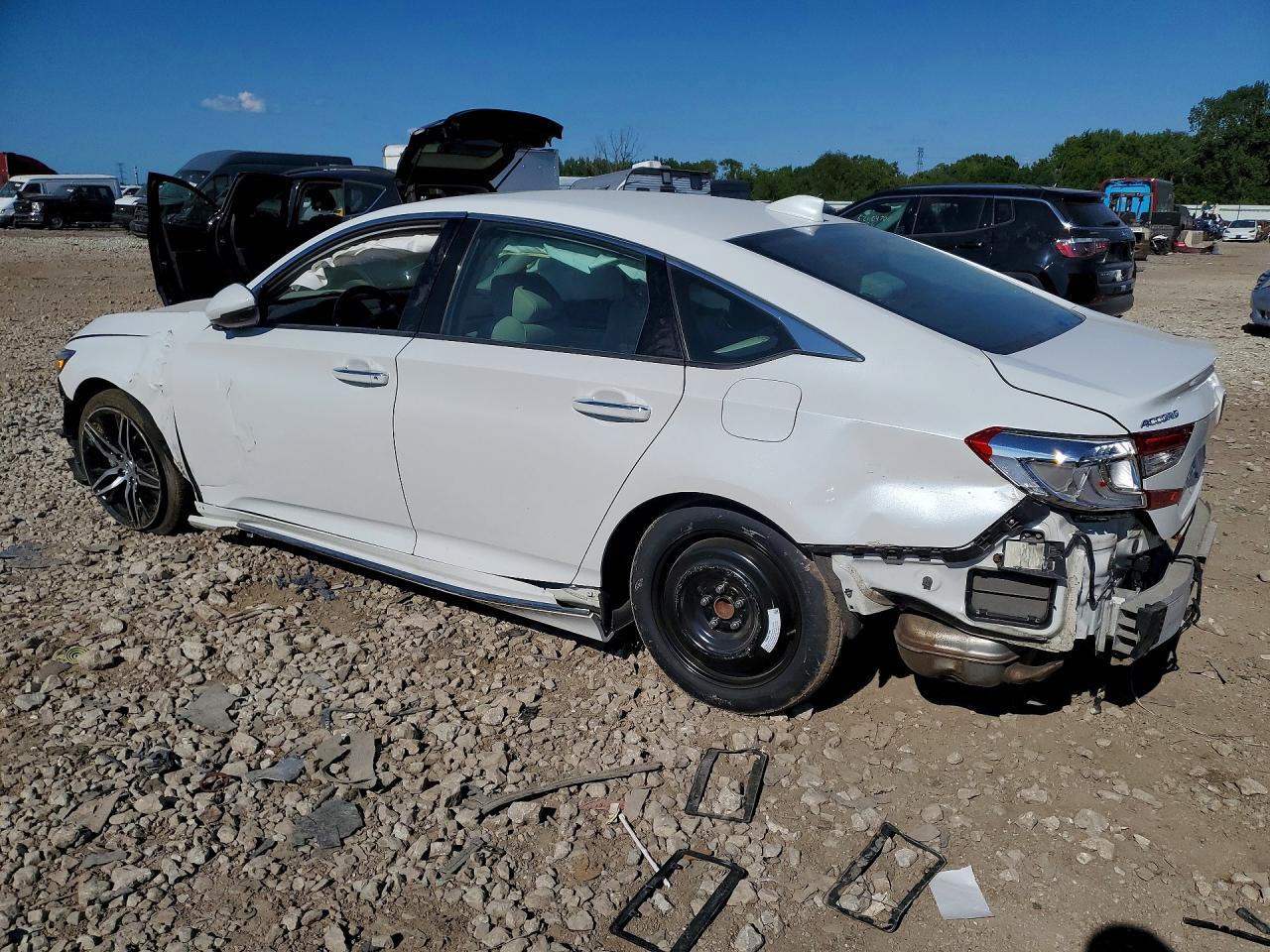 2022 Honda Accord Touring White vin: 1HGCV2F99NA000792