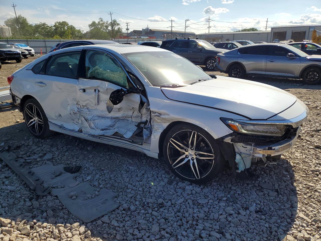 2022 Honda Accord Touring White vin: 1HGCV2F99NA000792