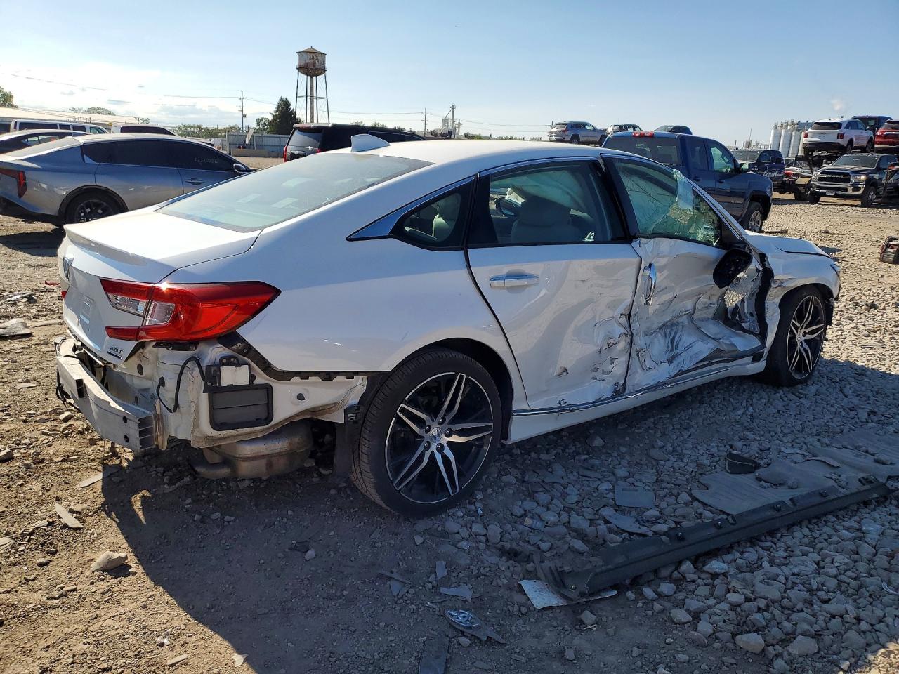 2022 Honda Accord Touring White vin: 1HGCV2F99NA000792