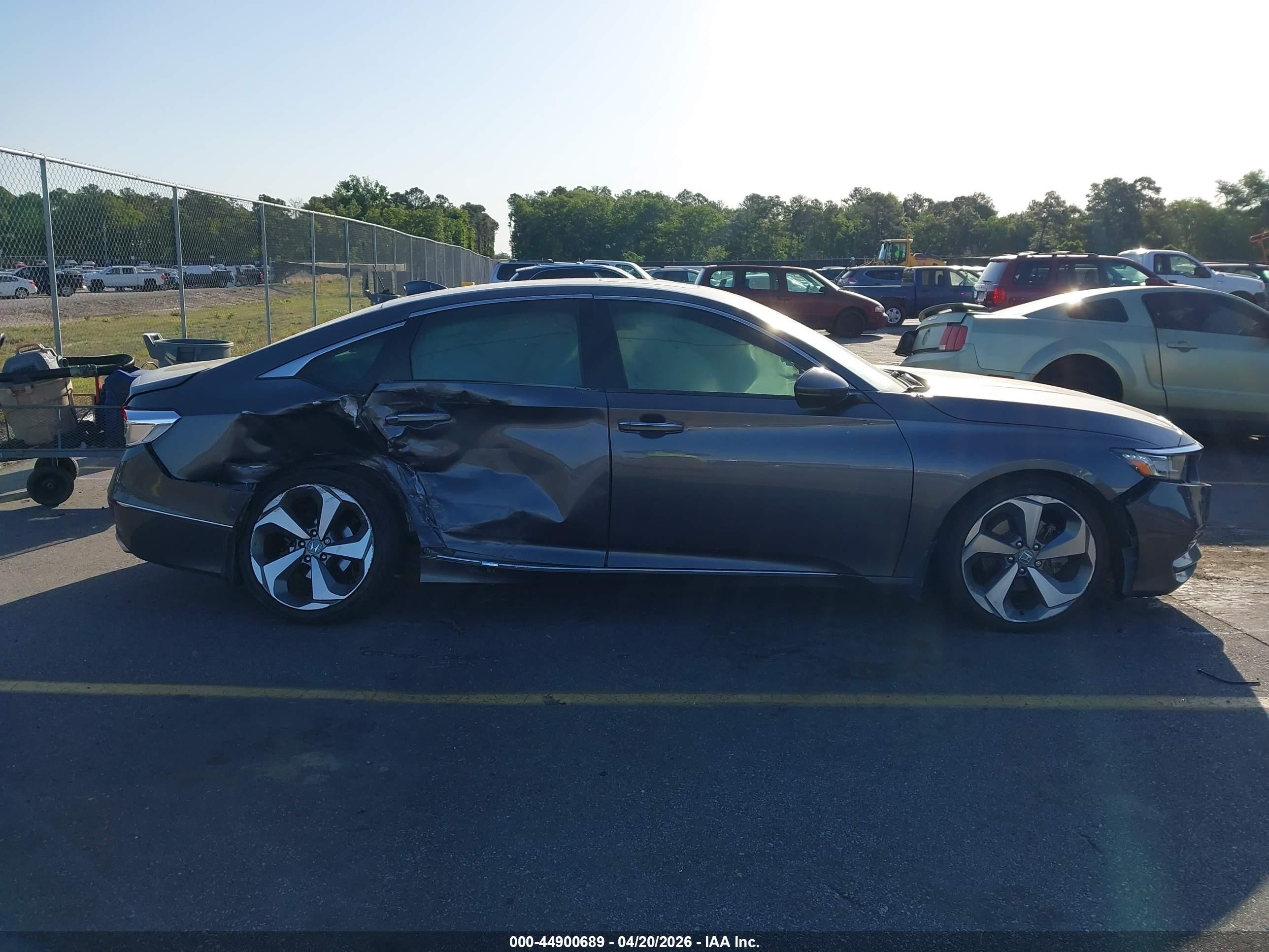 2018 Honda Accord Touring 2.0t Gray vin: 1HGCV2F9XJA021158