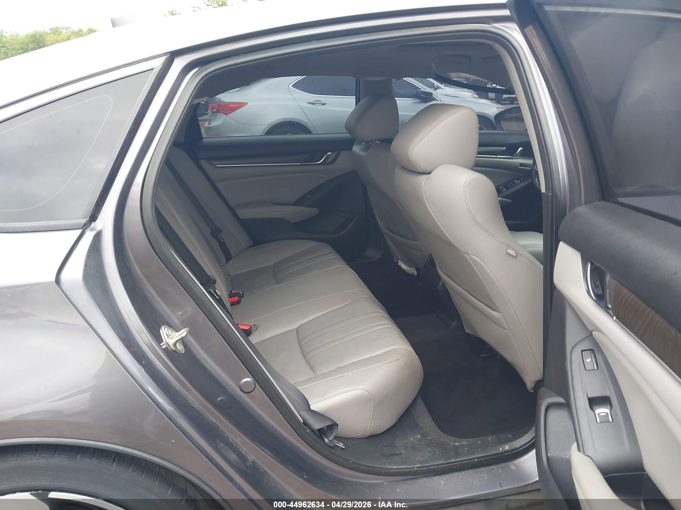 2018 Honda Accord Touring 2.0t Серый vin: 1HGCV2F9XJA028921