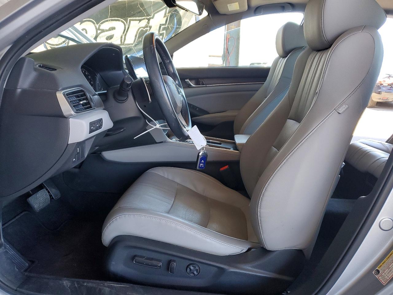 2018 Honda Accord Touring Hybrid Серебряный vin: 1HGCV3F92JA016820