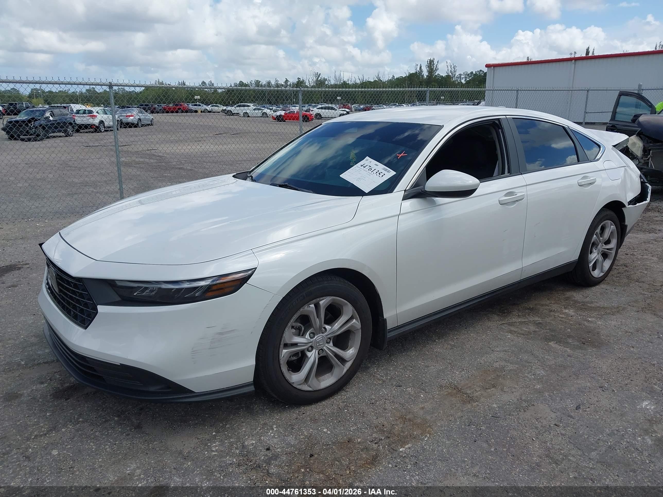 2025 Honda Accord Lx White vin: 1HGCY1F20SA073453