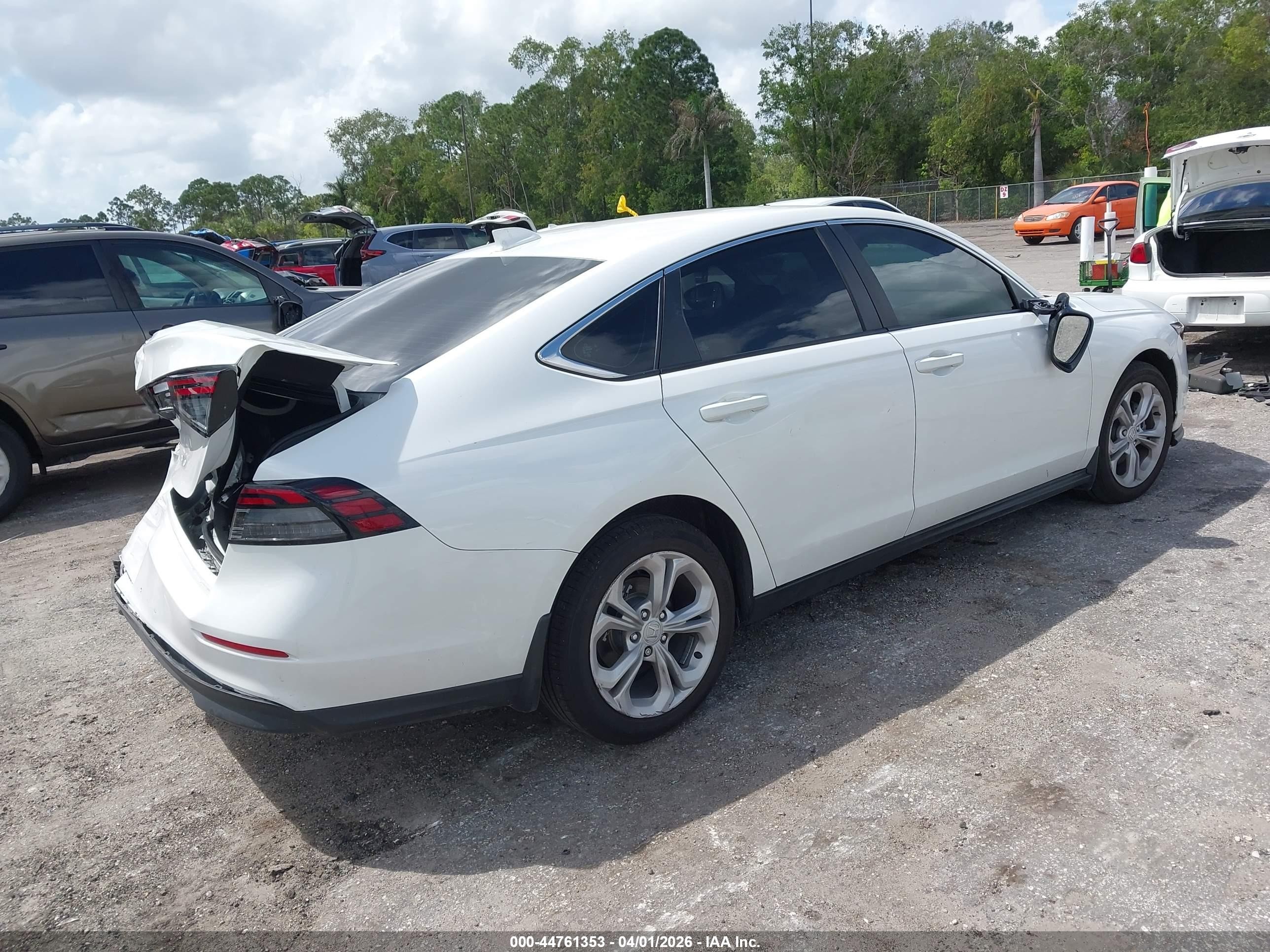 2025 Honda Accord Lx White vin: 1HGCY1F20SA073453