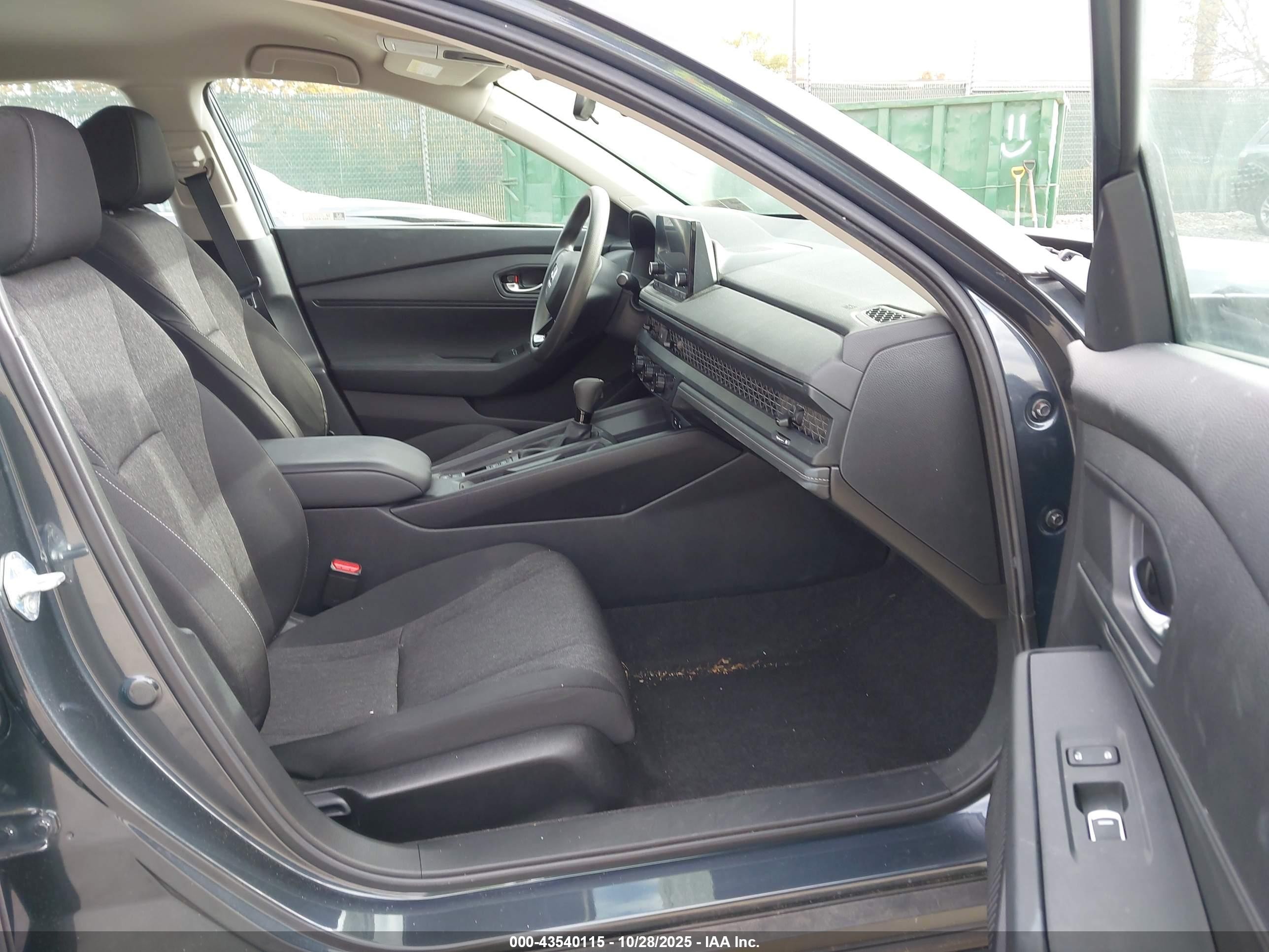 2024 Honda Accord Lx Серый vin: 1HGCY1F22RA015306