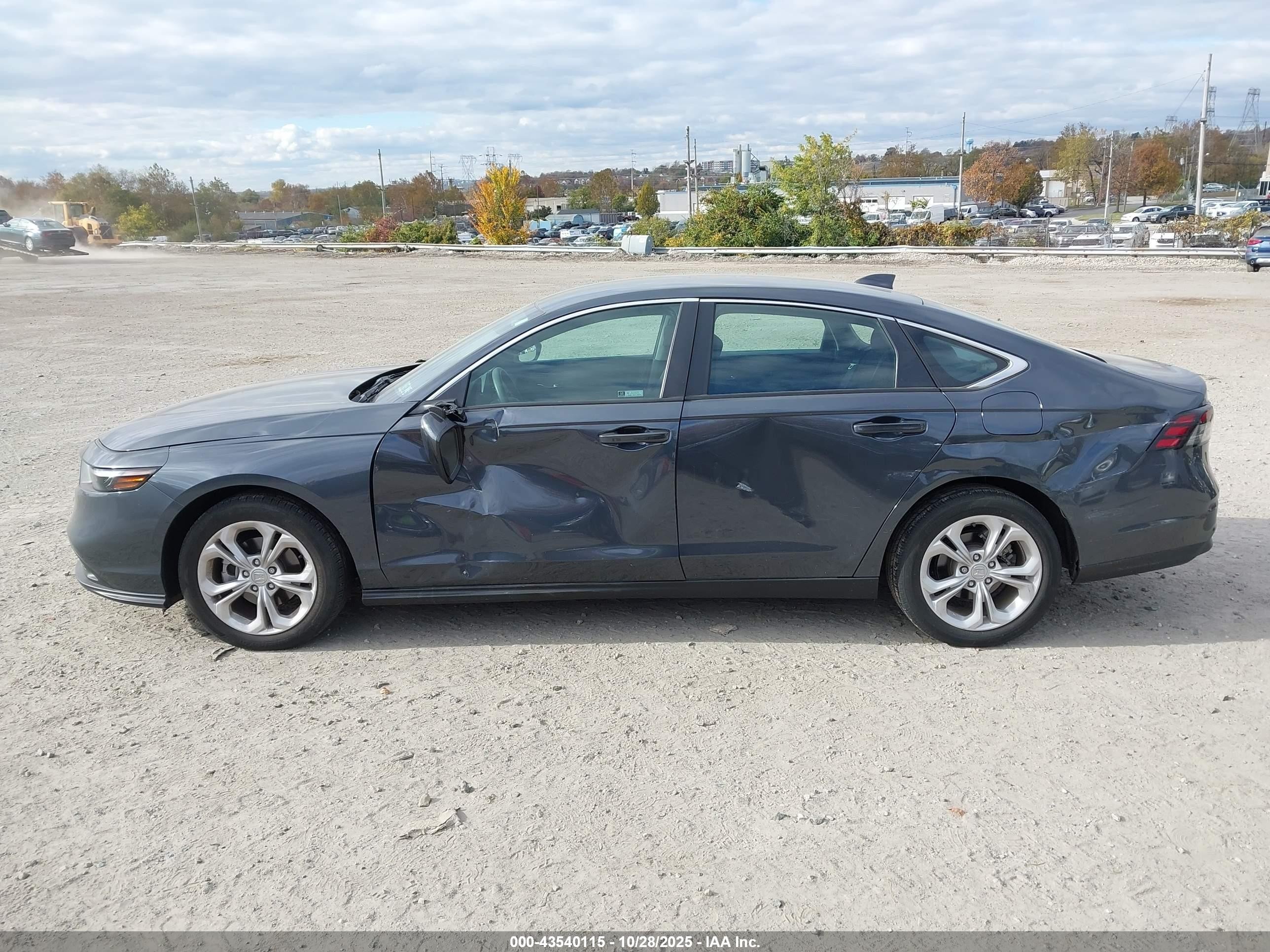 2024 Honda Accord Lx Серый vin: 1HGCY1F22RA015306