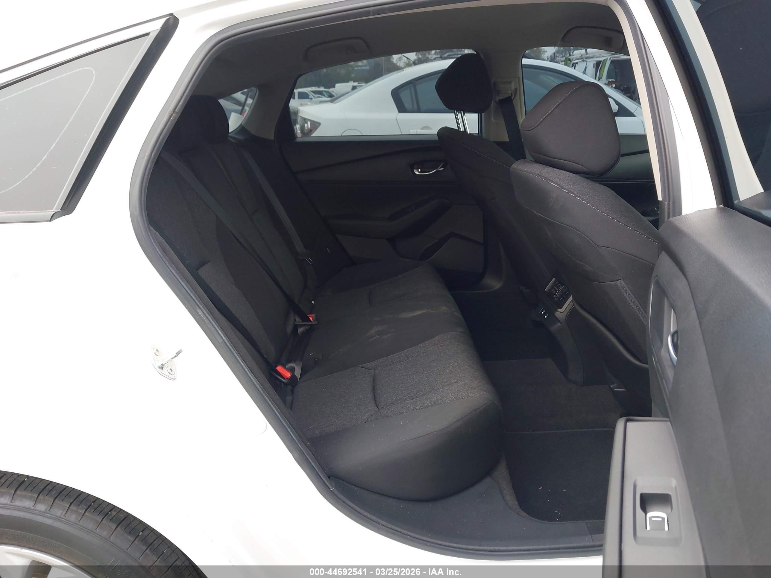2025 Honda Accord Lx White vin: 1HGCY1F24SA017340