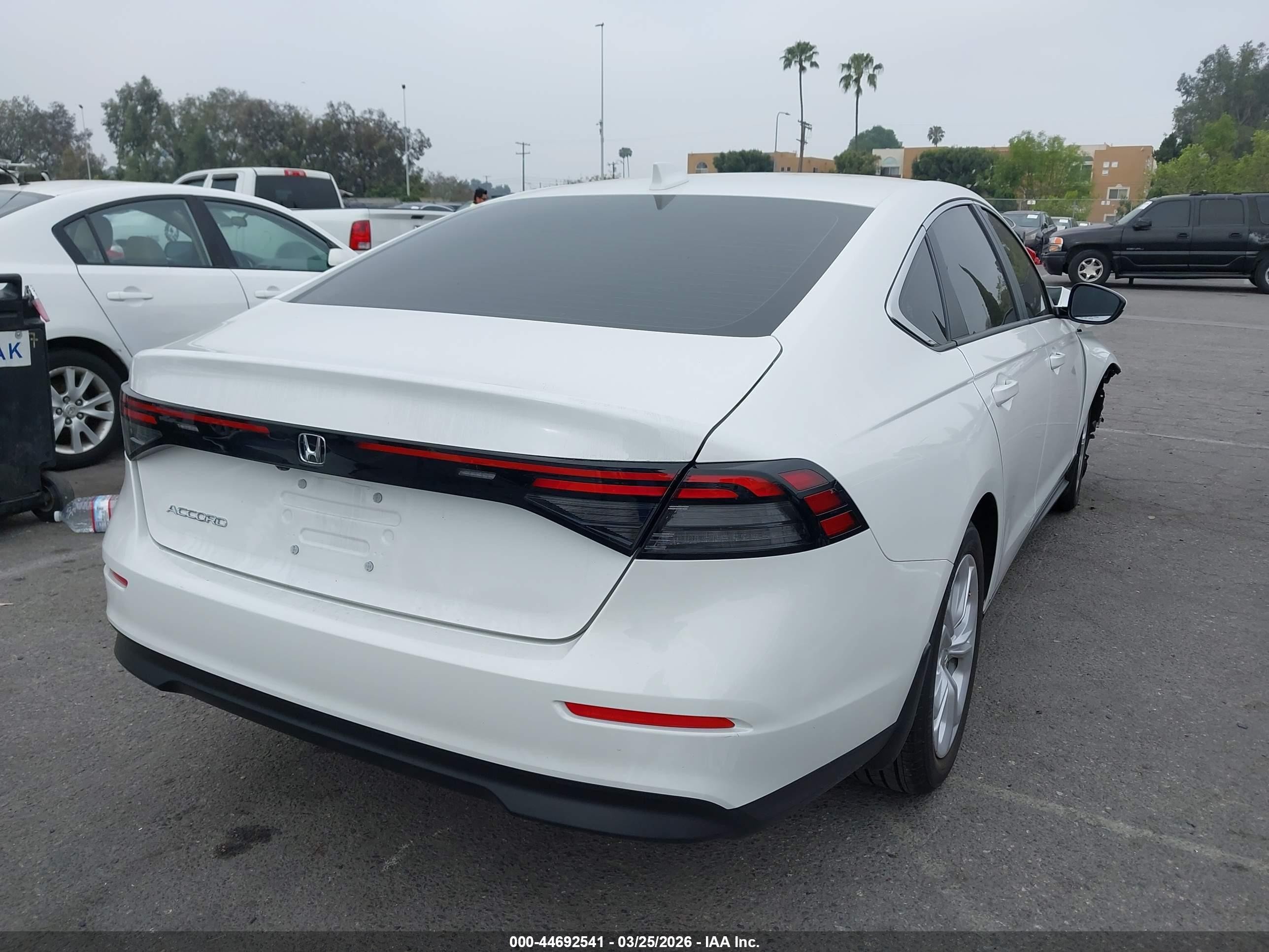 2025 Honda Accord Lx White vin: 1HGCY1F24SA017340