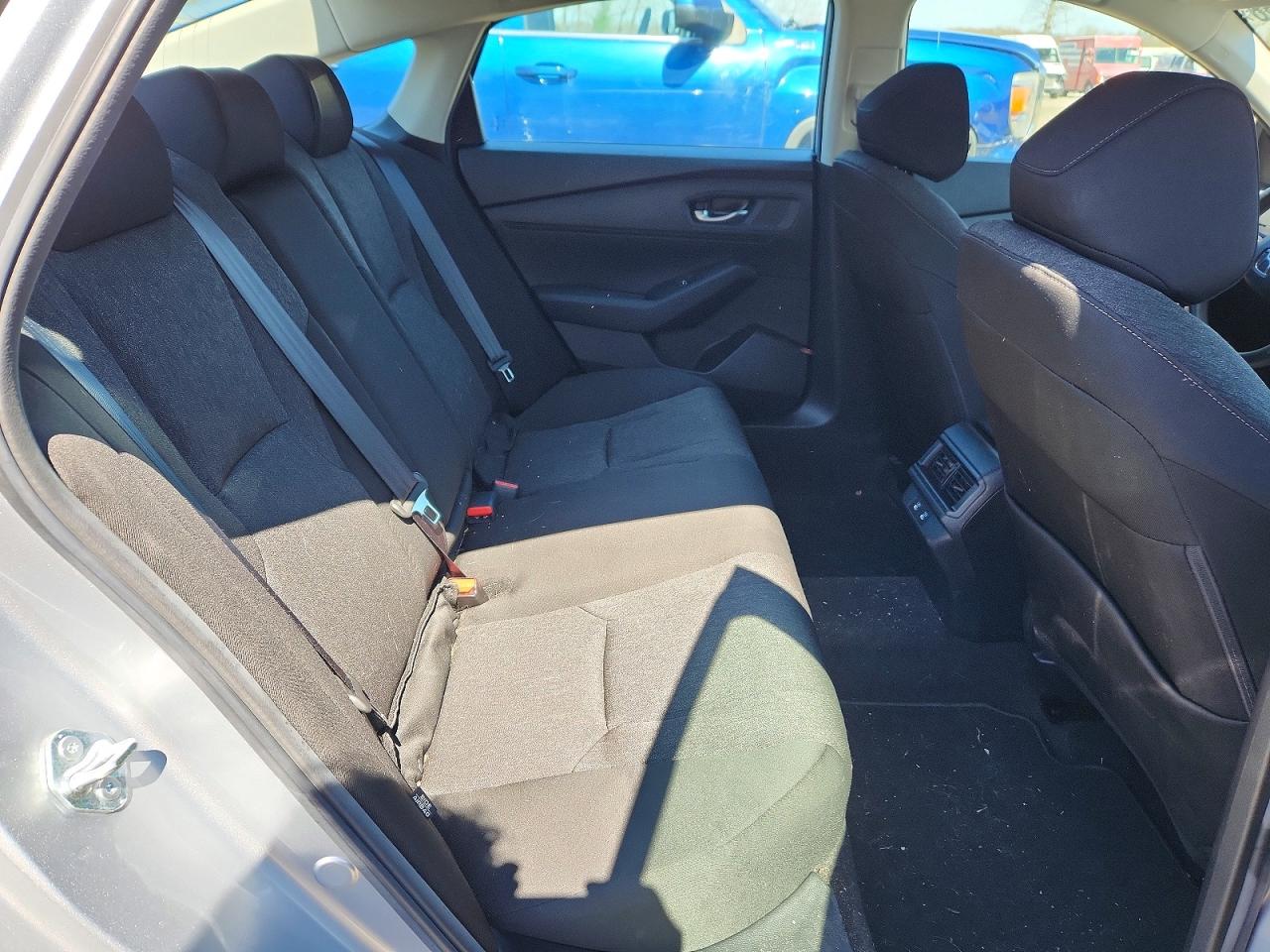 2025 Honda Accord Lx Silver vin: 1HGCY1F24SA019332