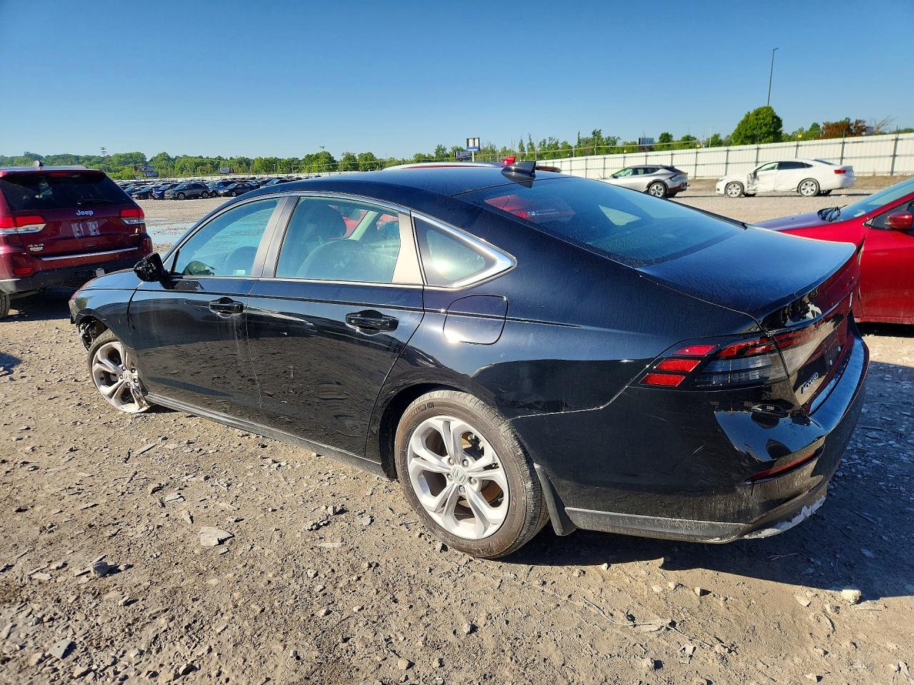 2025 Honda Accord Lx Черный vin: 1HGCY1F24SA057112