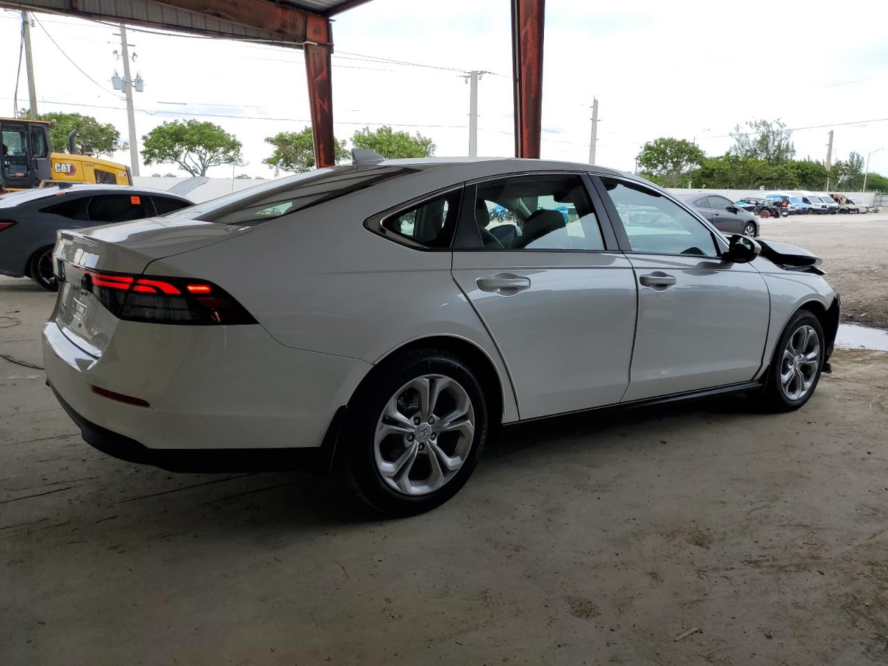 2025 Honda Accord Lx White vin: 1HGCY1F25SA076171