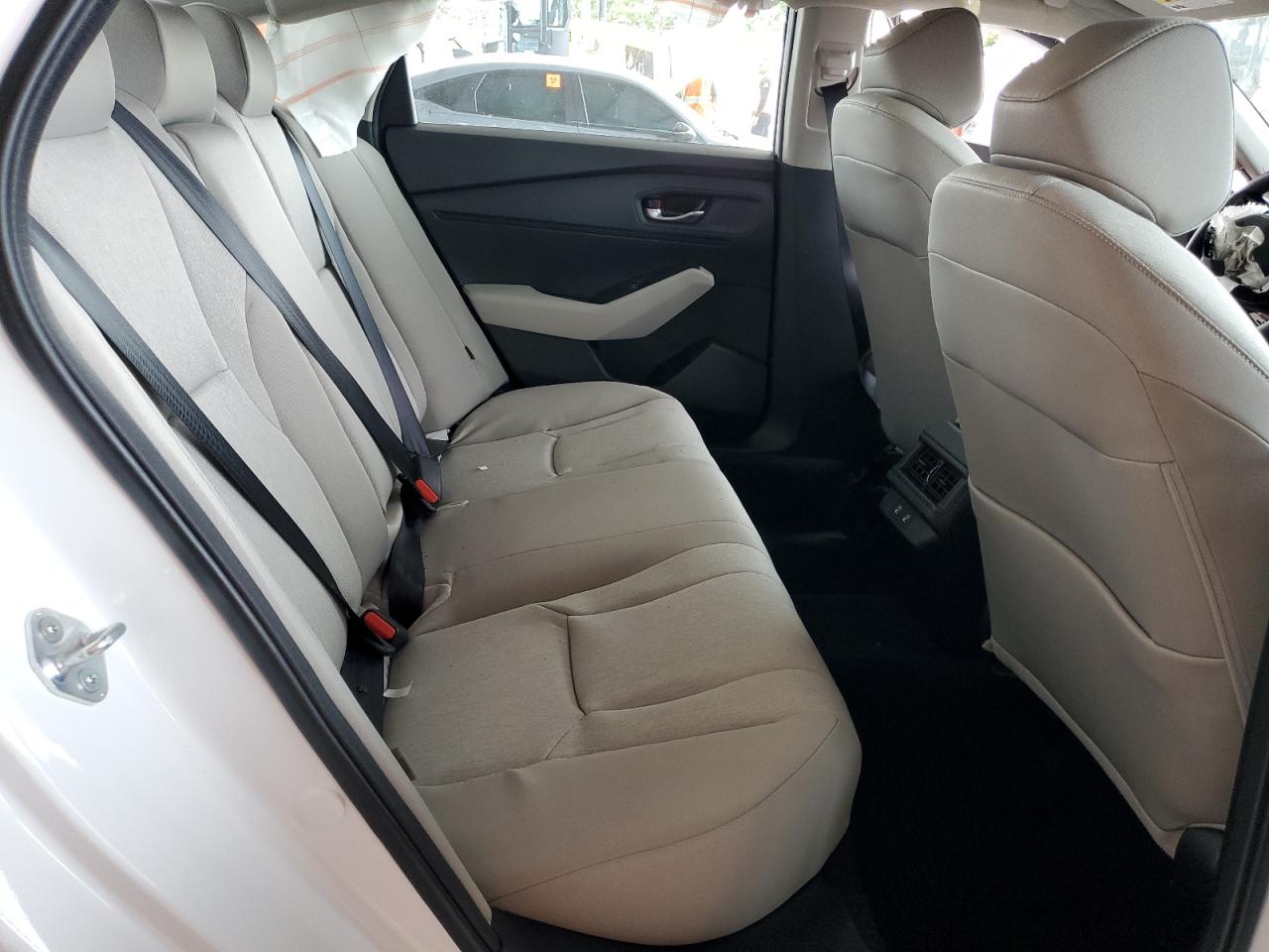 2025 Honda Accord Lx White vin: 1HGCY1F25SA076171