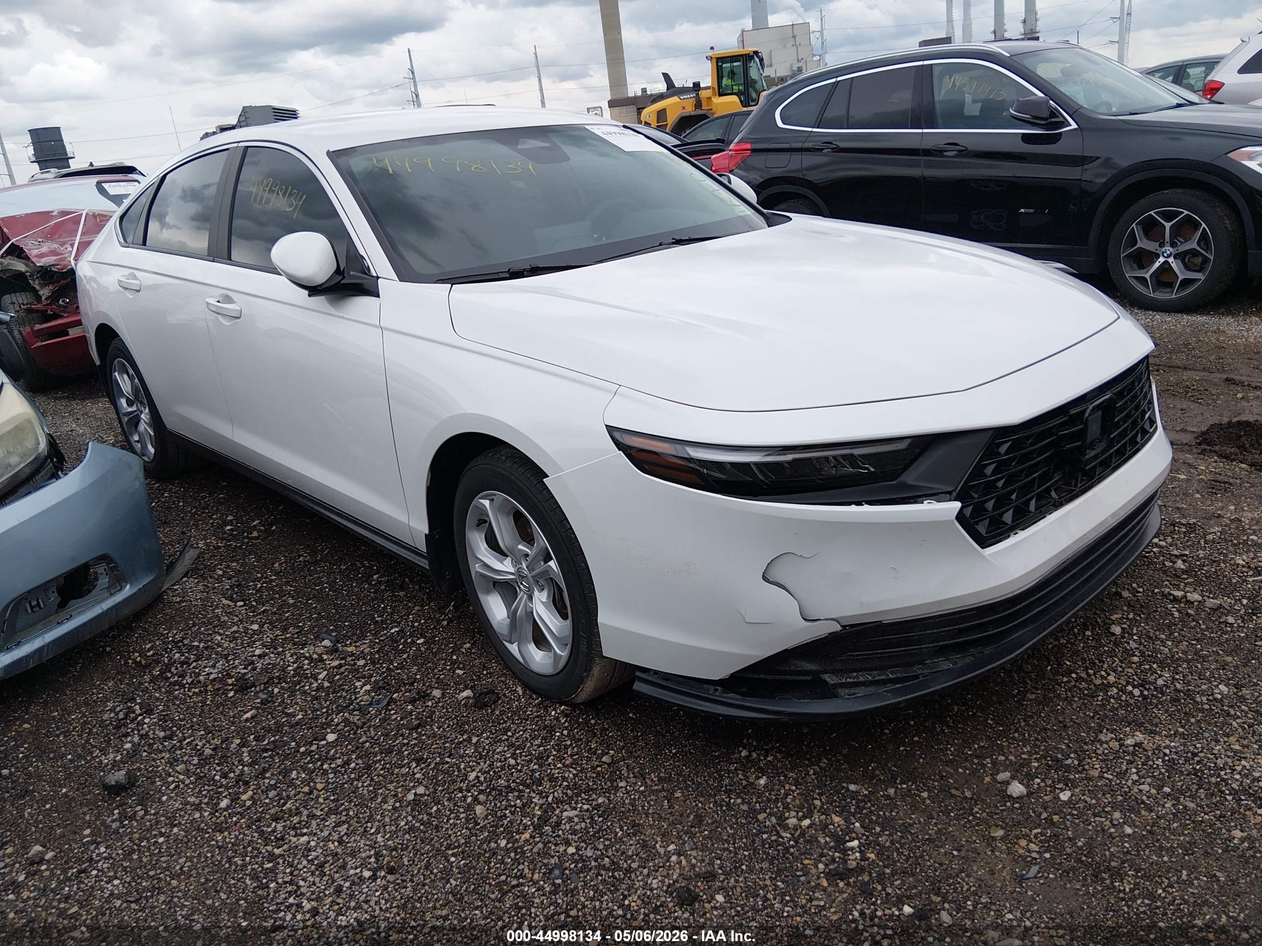 2025 Honda Accord Lx White vin: 1HGCY1F27SA013847
