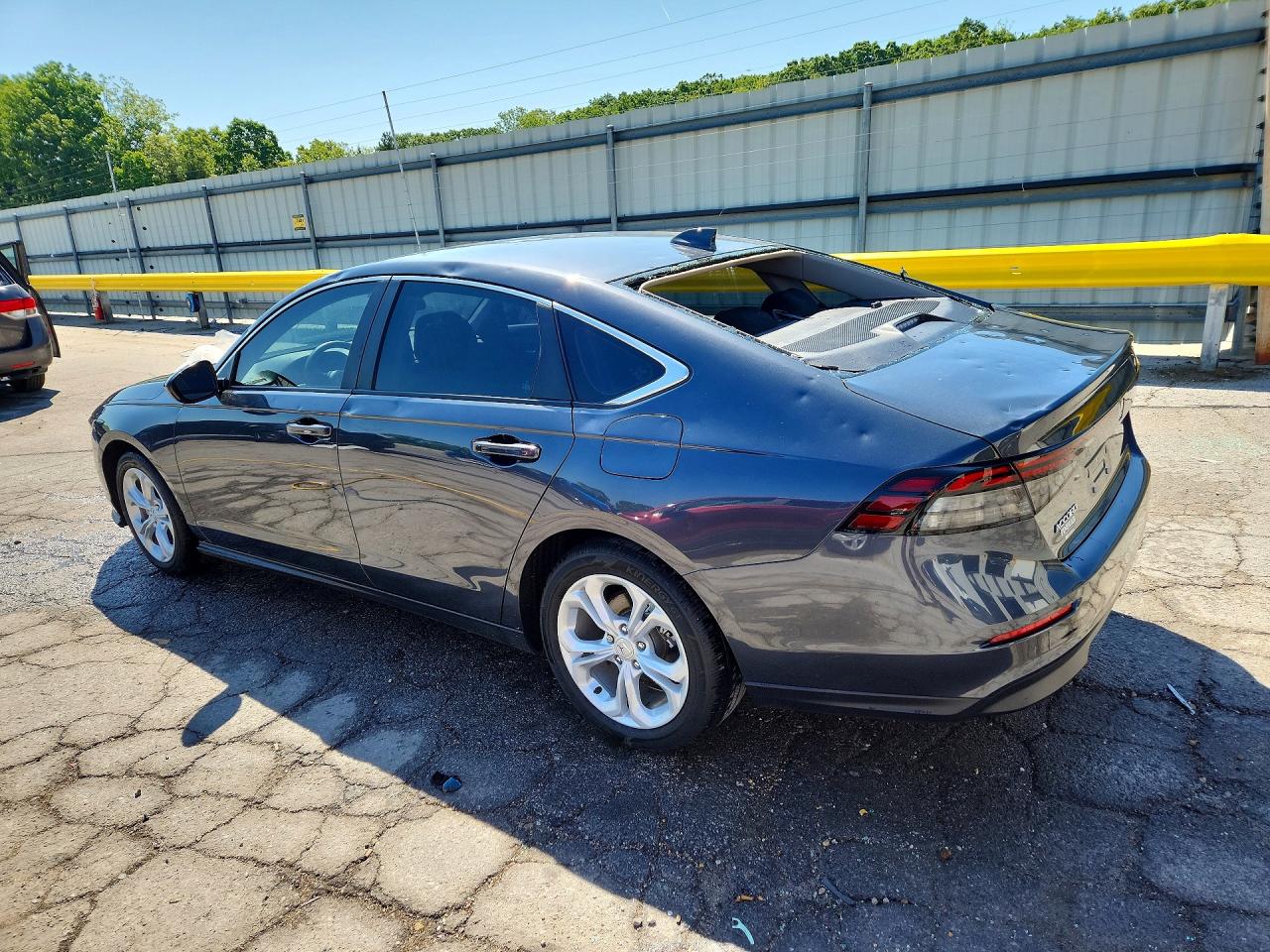 2024 Honda Accord Lx Gray vin: 1HGCY1F28RA024768
