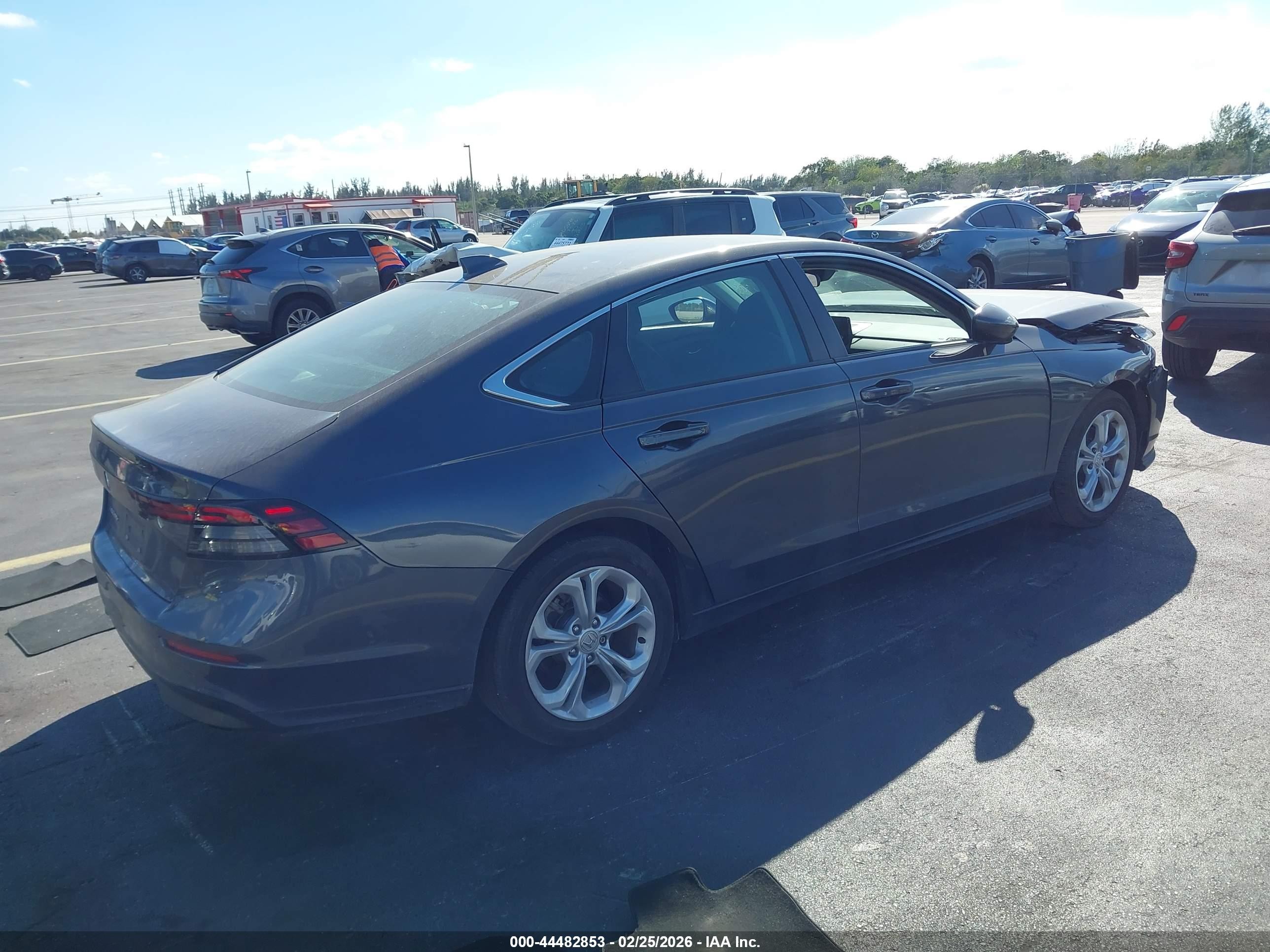 2024 Honda Accord Lx Gray vin: 1HGCY1F29RA081562