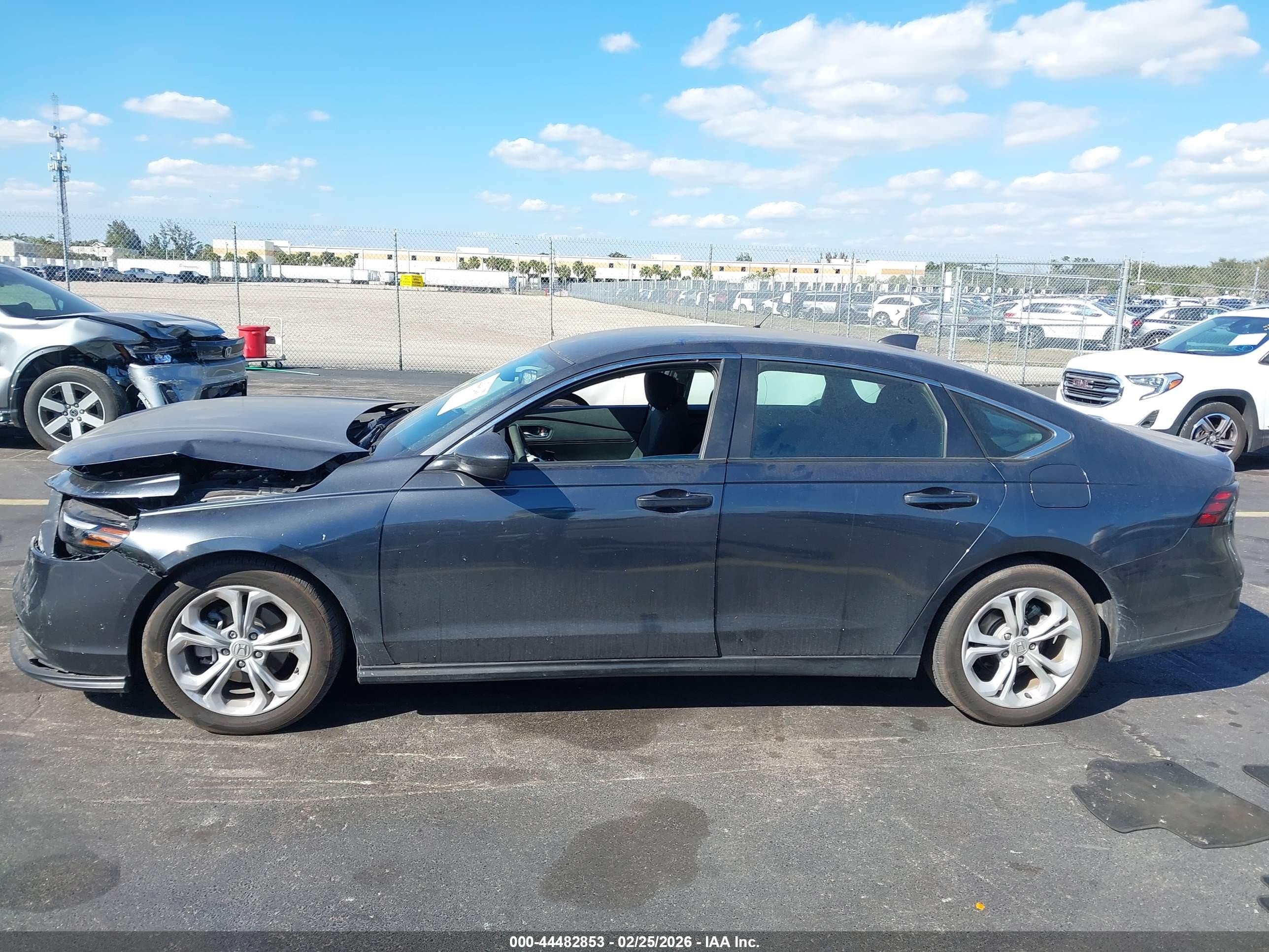 2024 Honda Accord Lx Gray vin: 1HGCY1F29RA081562