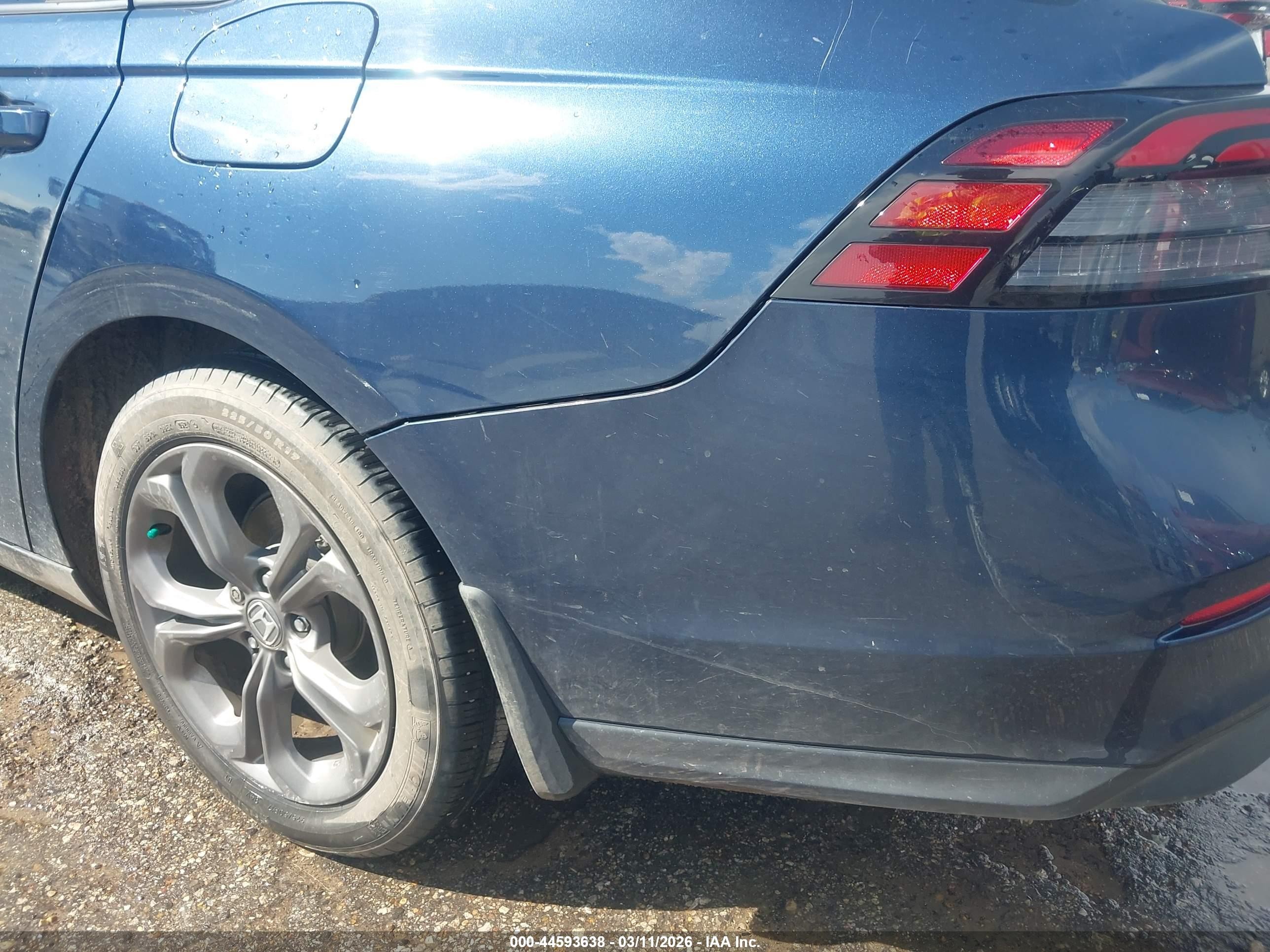 2024 Honda Accord Ex Blue vin: 1HGCY1F32RA053577