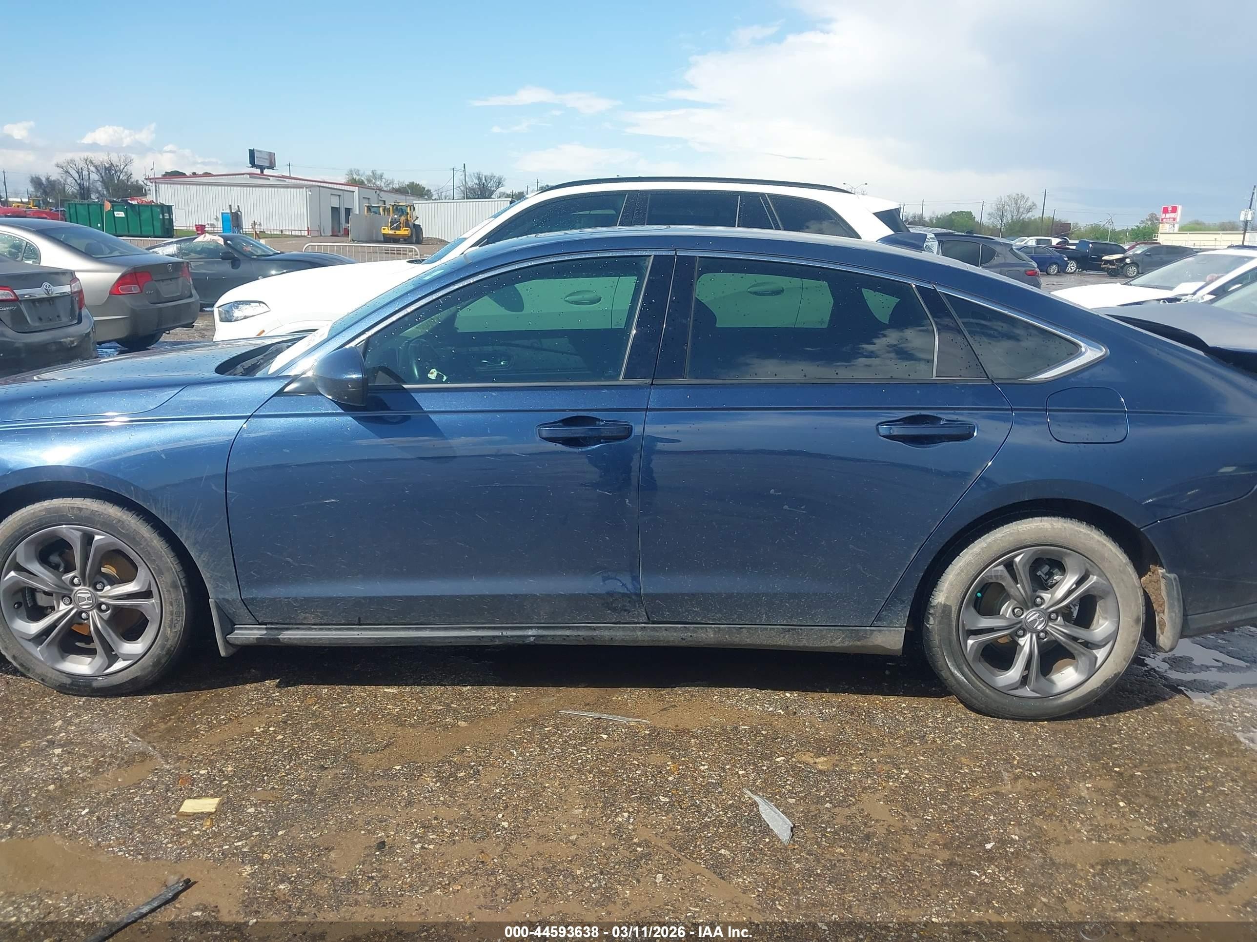 2024 Honda Accord Ex Blue vin: 1HGCY1F32RA053577
