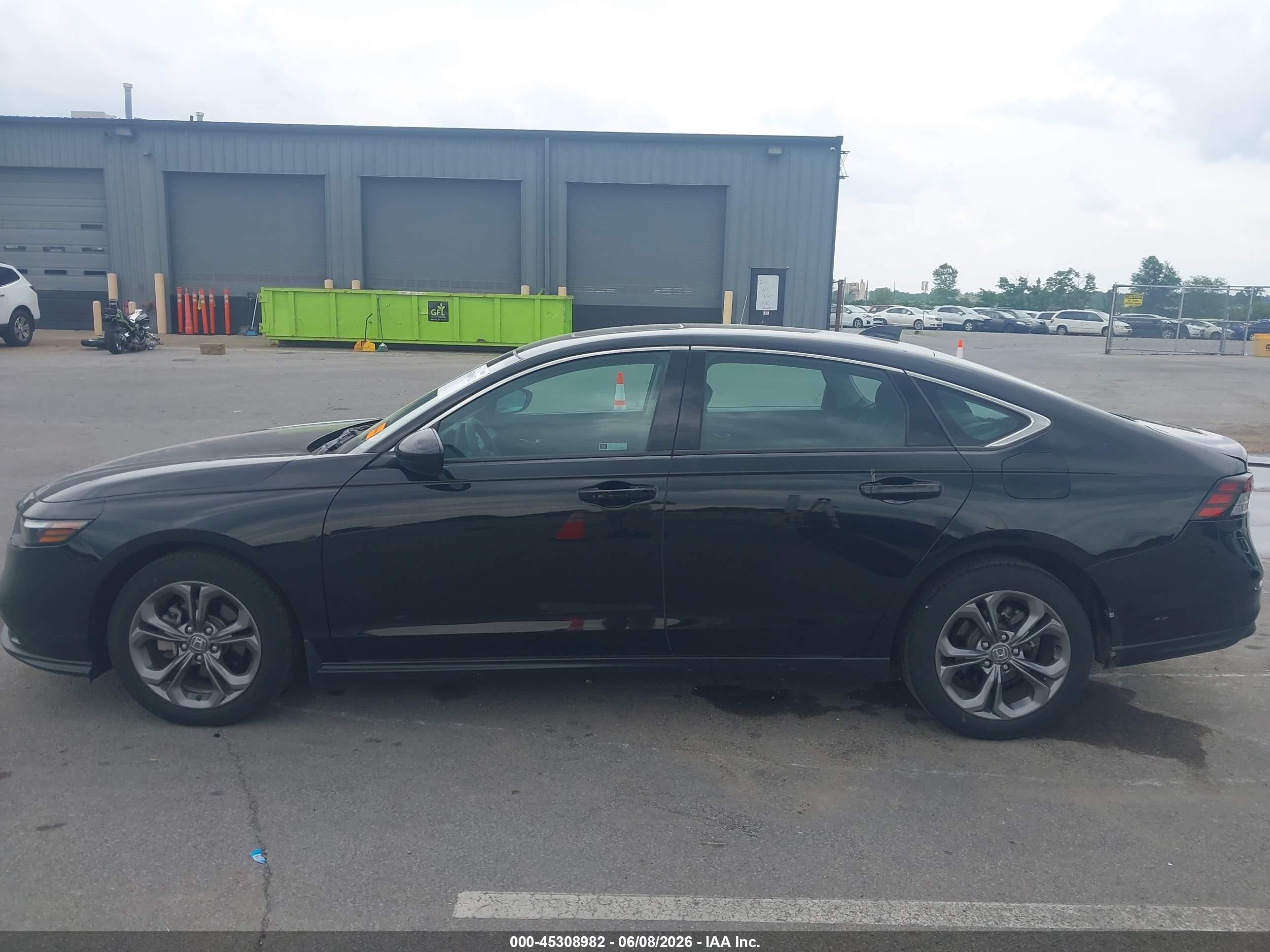 2024 Honda Accord Ex Black vin: 1HGCY1F32RA070122