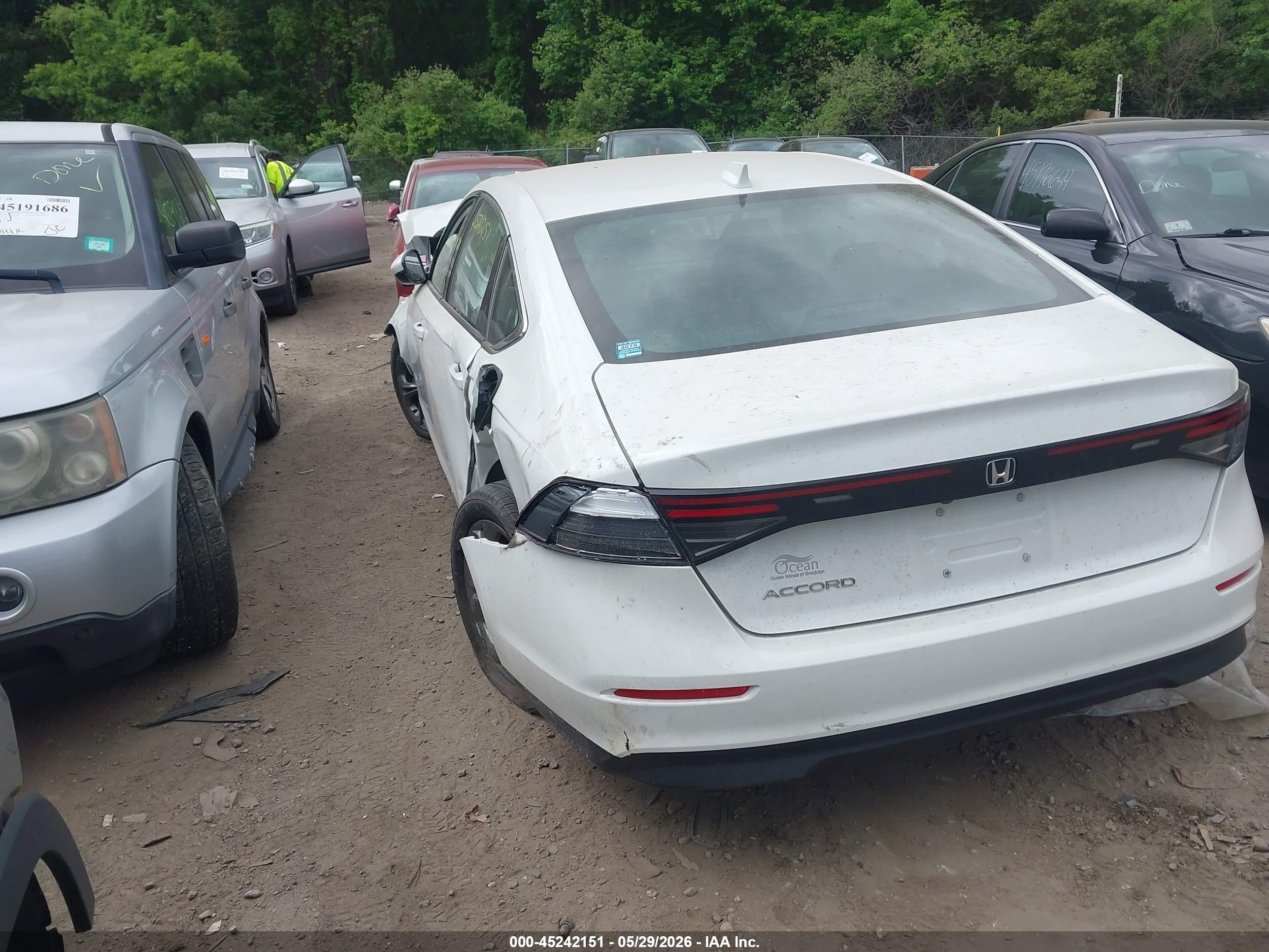 2024 Honda Accord Ex White vin: 1HGCY1F33RA089102