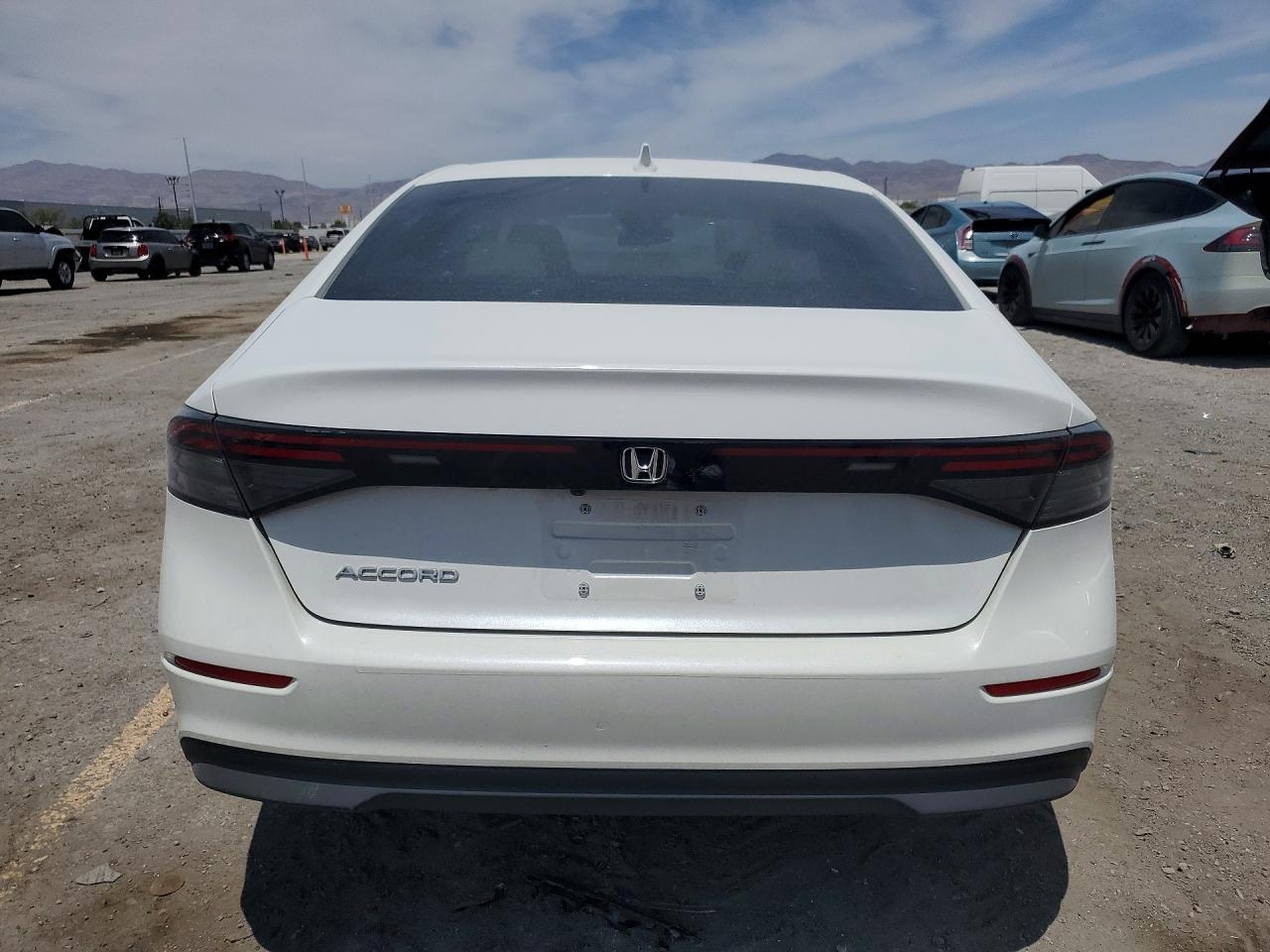 2024 Honda Accord Ex White vin: 1HGCY1F38RA001788
