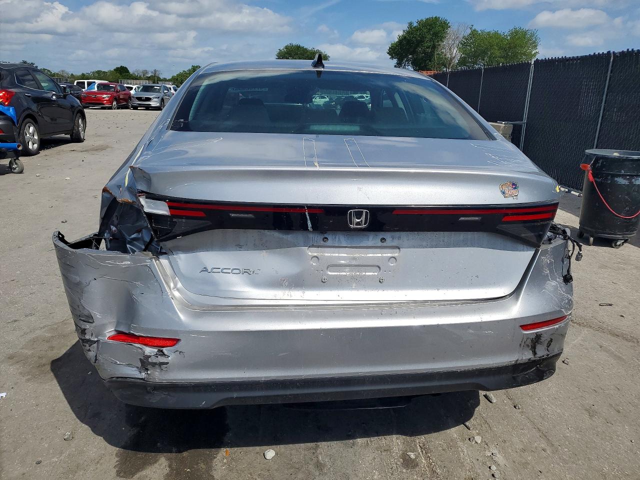 2025 Honda Accord Se Silver vin: 1HGCY1F42SA032517