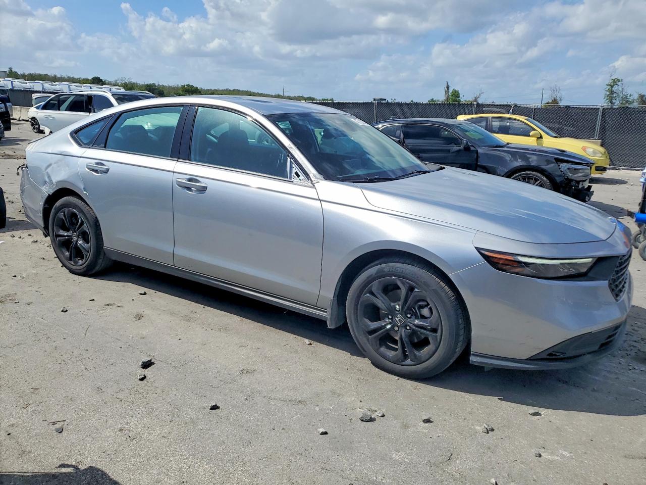 2025 Honda Accord Se Silver vin: 1HGCY1F42SA032517