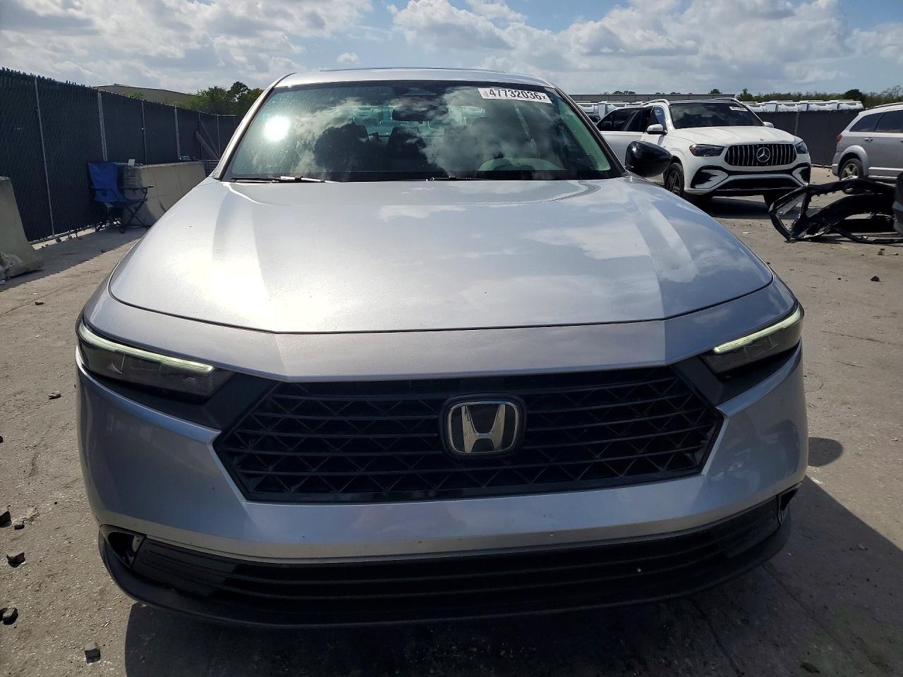 2025 Honda Accord Se Silver vin: 1HGCY1F42SA032517