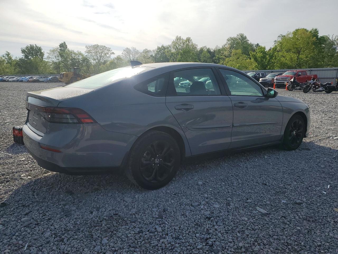 2025 Honda Accord Se Gray vin: 1HGCY1F44SA043101