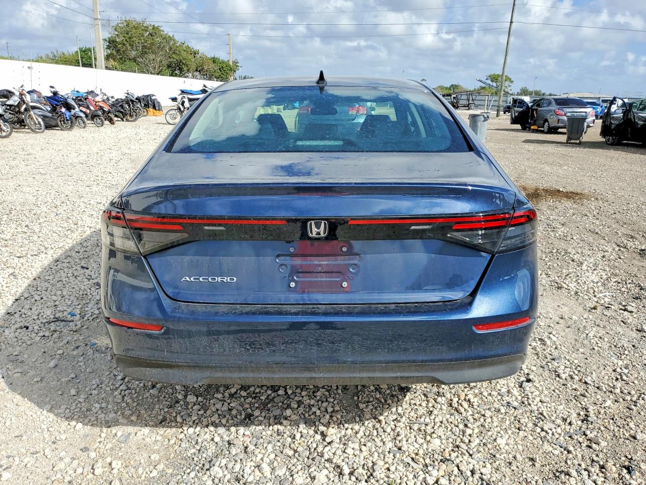 2025 Honda Accord Se Blue vin: 1HGCY1F44SA073859