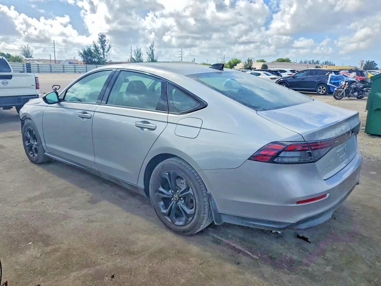 2025 Honda Accord Se Silver vin: 1HGCY1F45SA062613