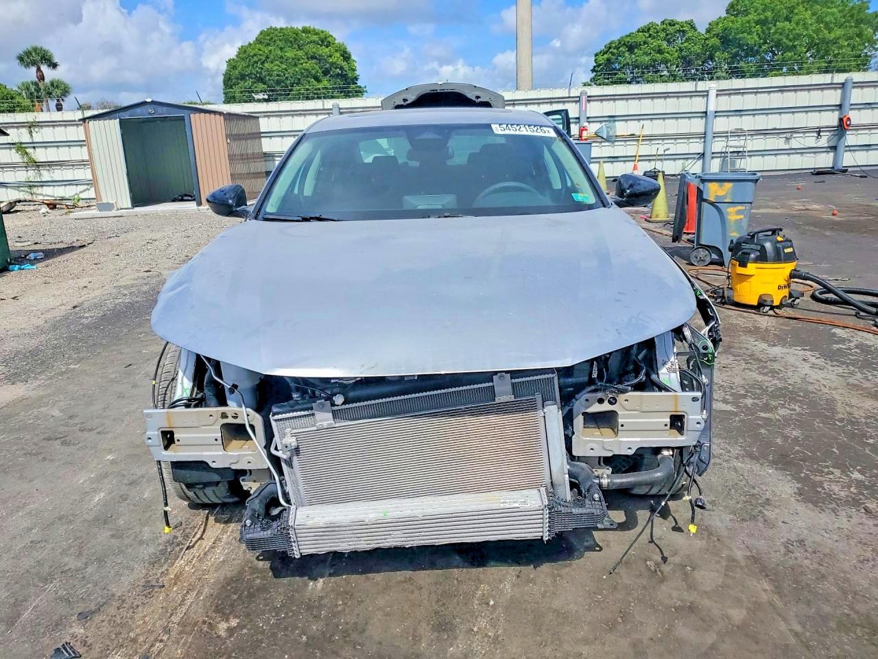 2025 Honda Accord Se Silver vin: 1HGCY1F45SA062613