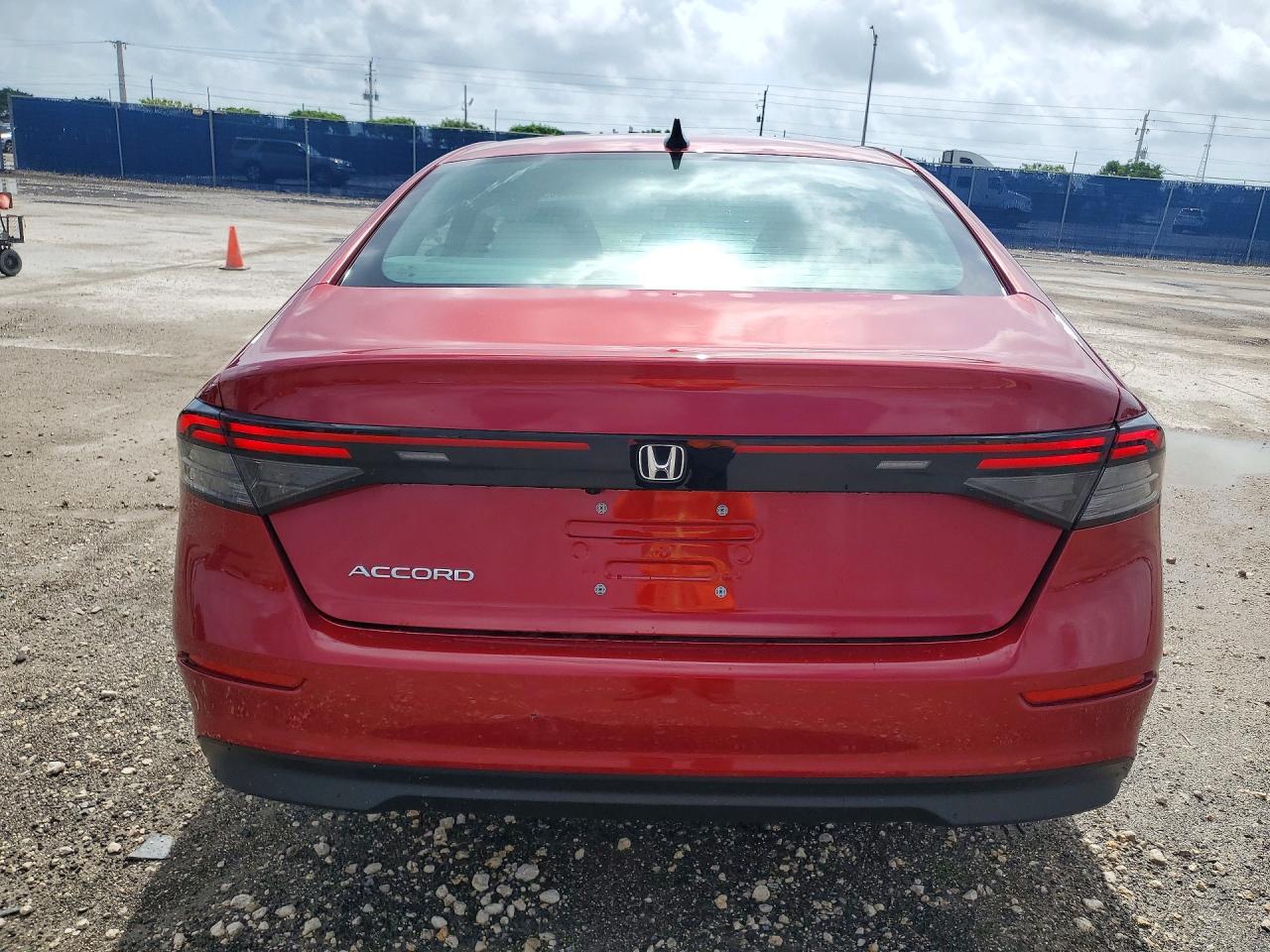 2025 Honda Accord Se Red vin: 1HGCY1F46SA054438