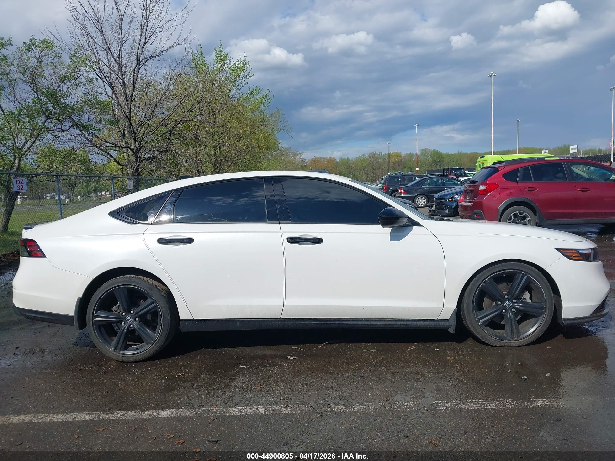 2024 Honda Accord Hybrid Sport-l White vin: 1HGCY2F73RA083986