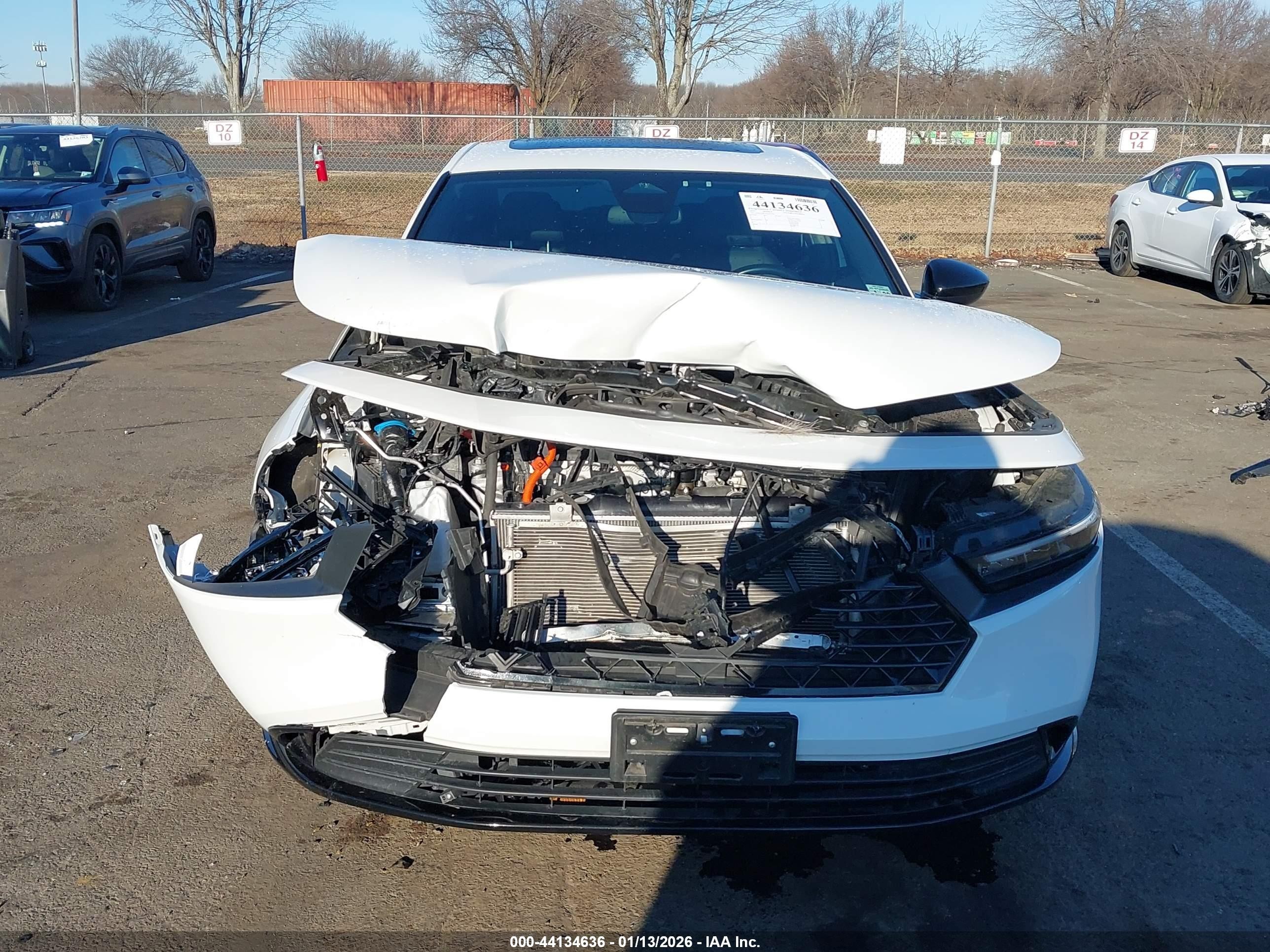 2025 Honda Accord Hybrid Sport-l White vin: 1HGCY2F77SA020329