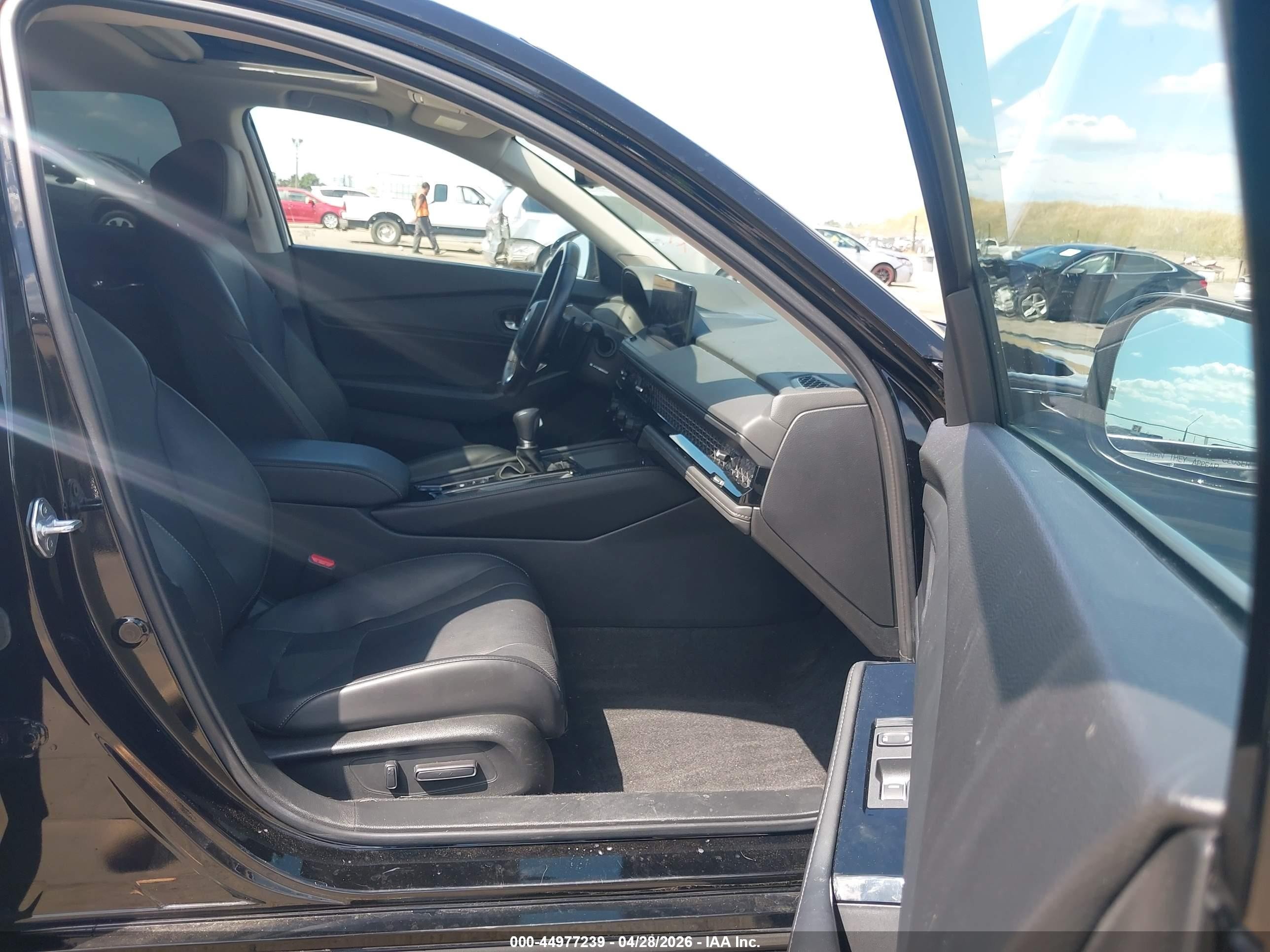 2023 Honda Accord Hybrid Touring Black vin: 1HGCY2F88PA020288