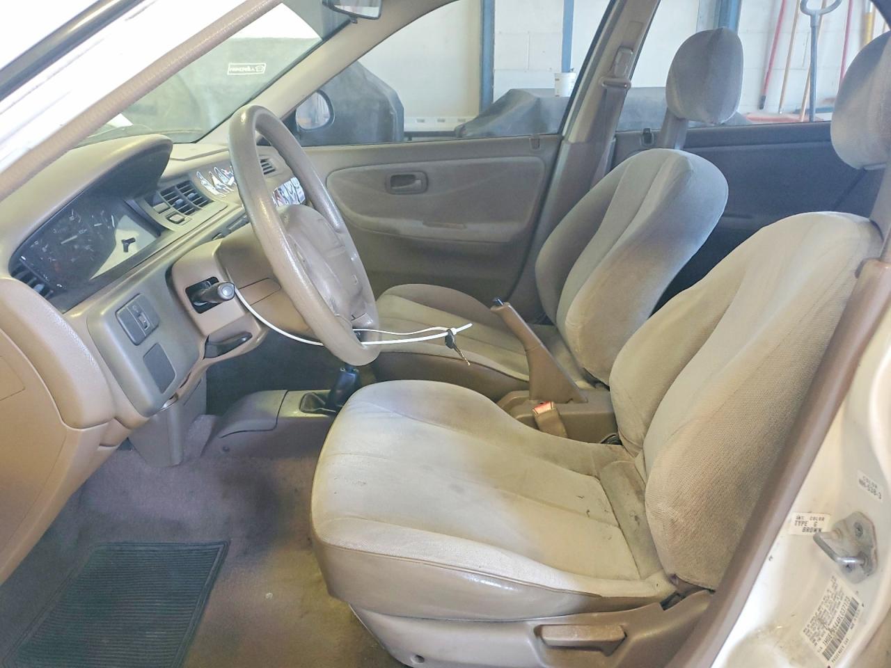 1994 Honda Civic Dx White vin: 1HGEG8544RL037173