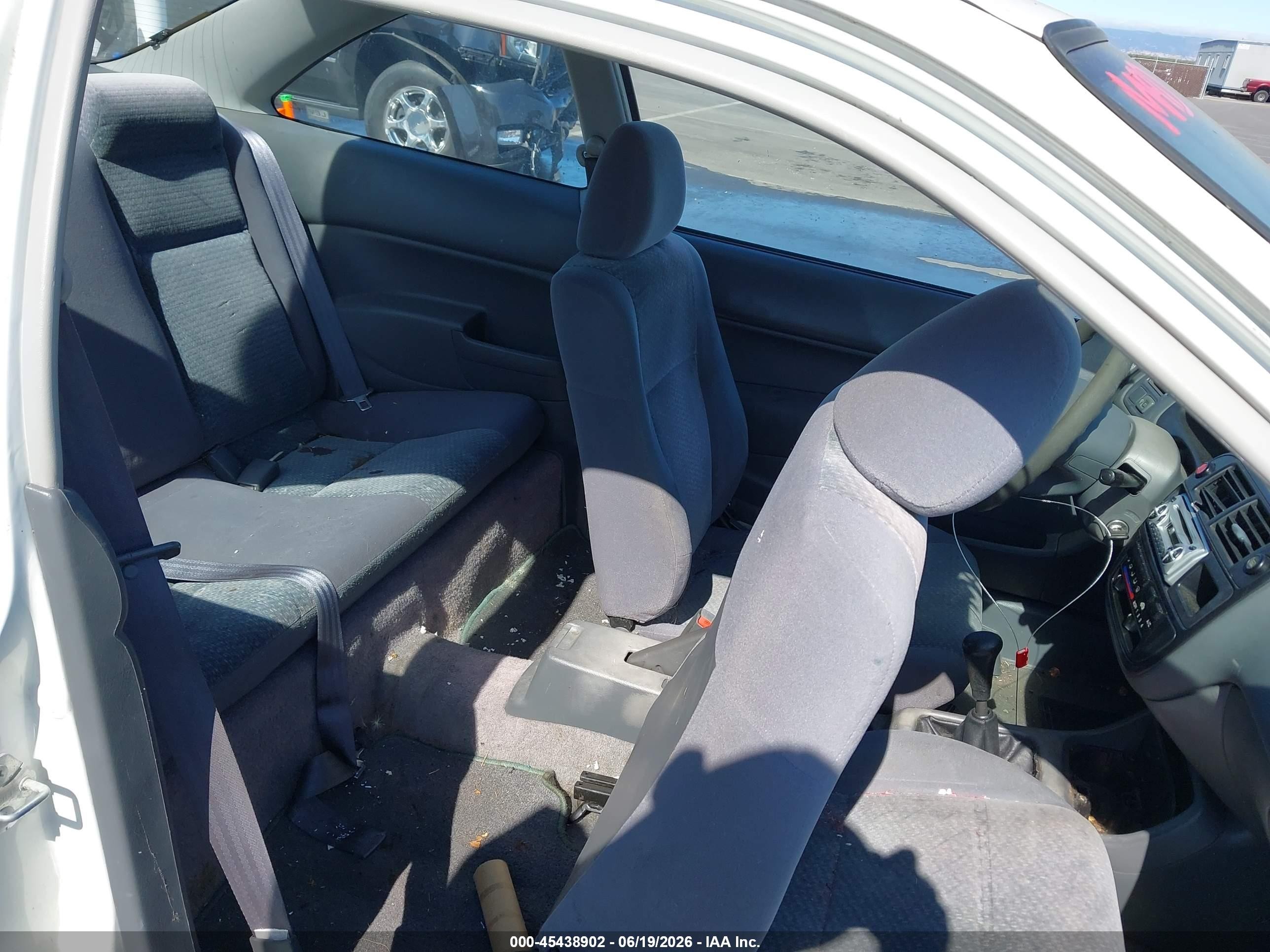 1998 Honda Civic Dx White vin: 1HGEJ6126WL076434