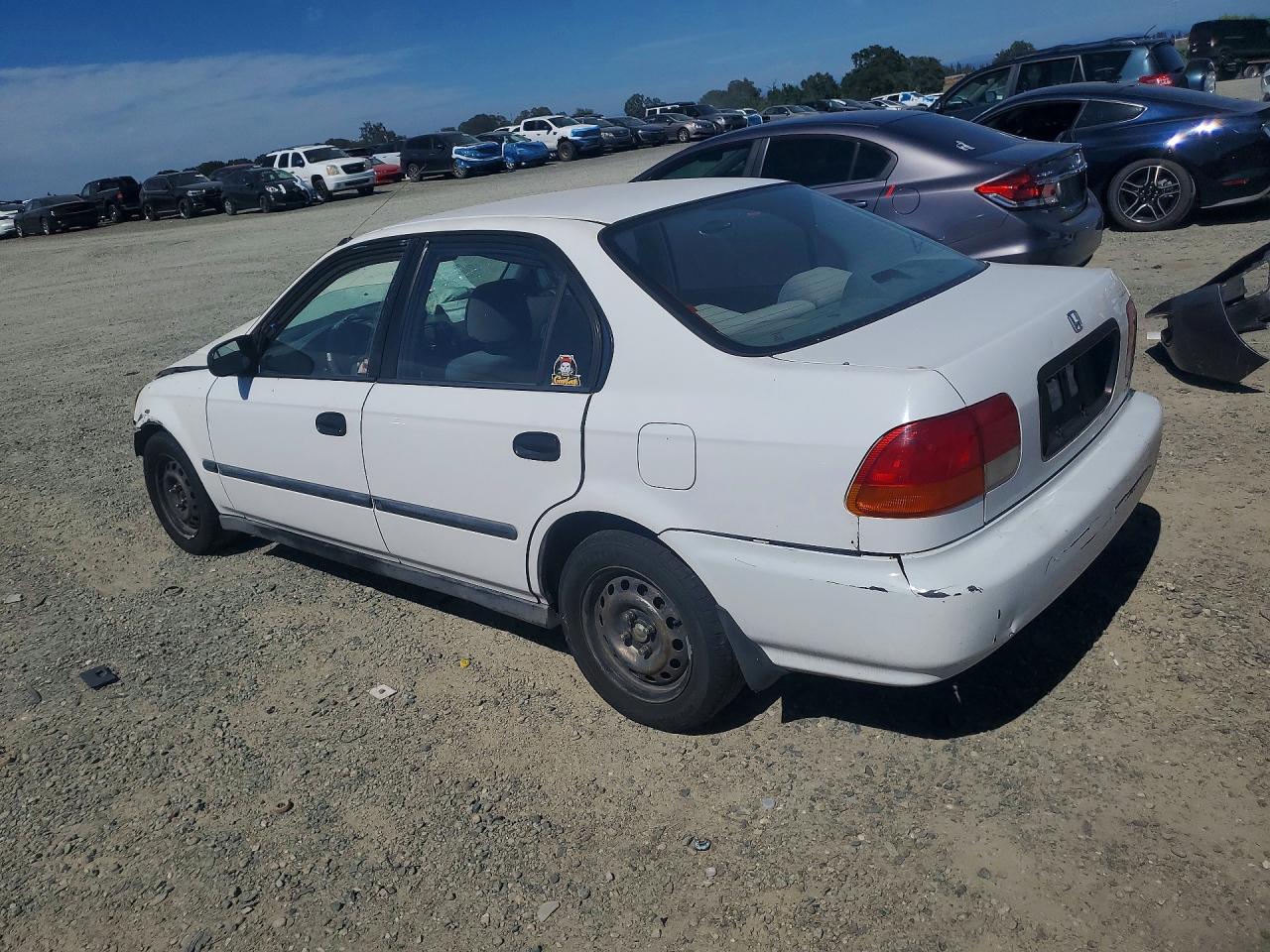 1997 Honda Civic Dx White vin: 1HGEJ6622VL033300