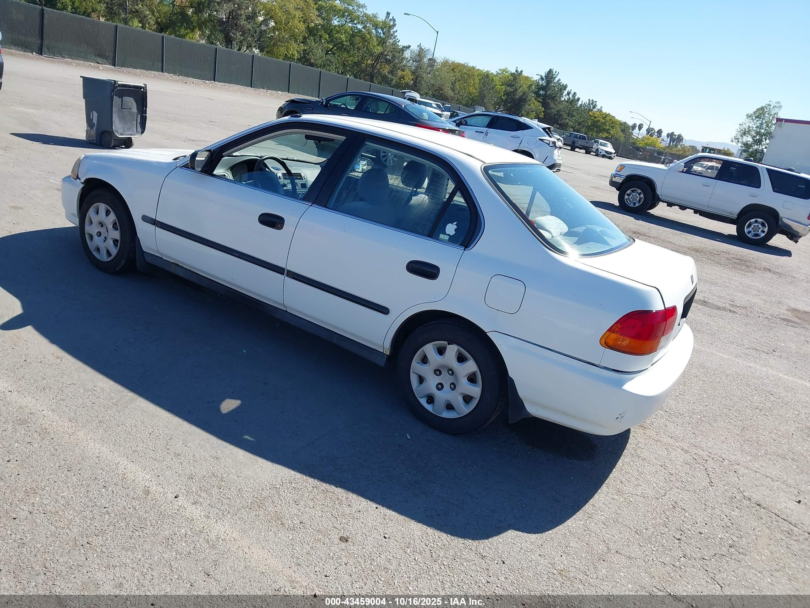1998 Honda Civic Lx White vin: 1HGEJ6672WL047291