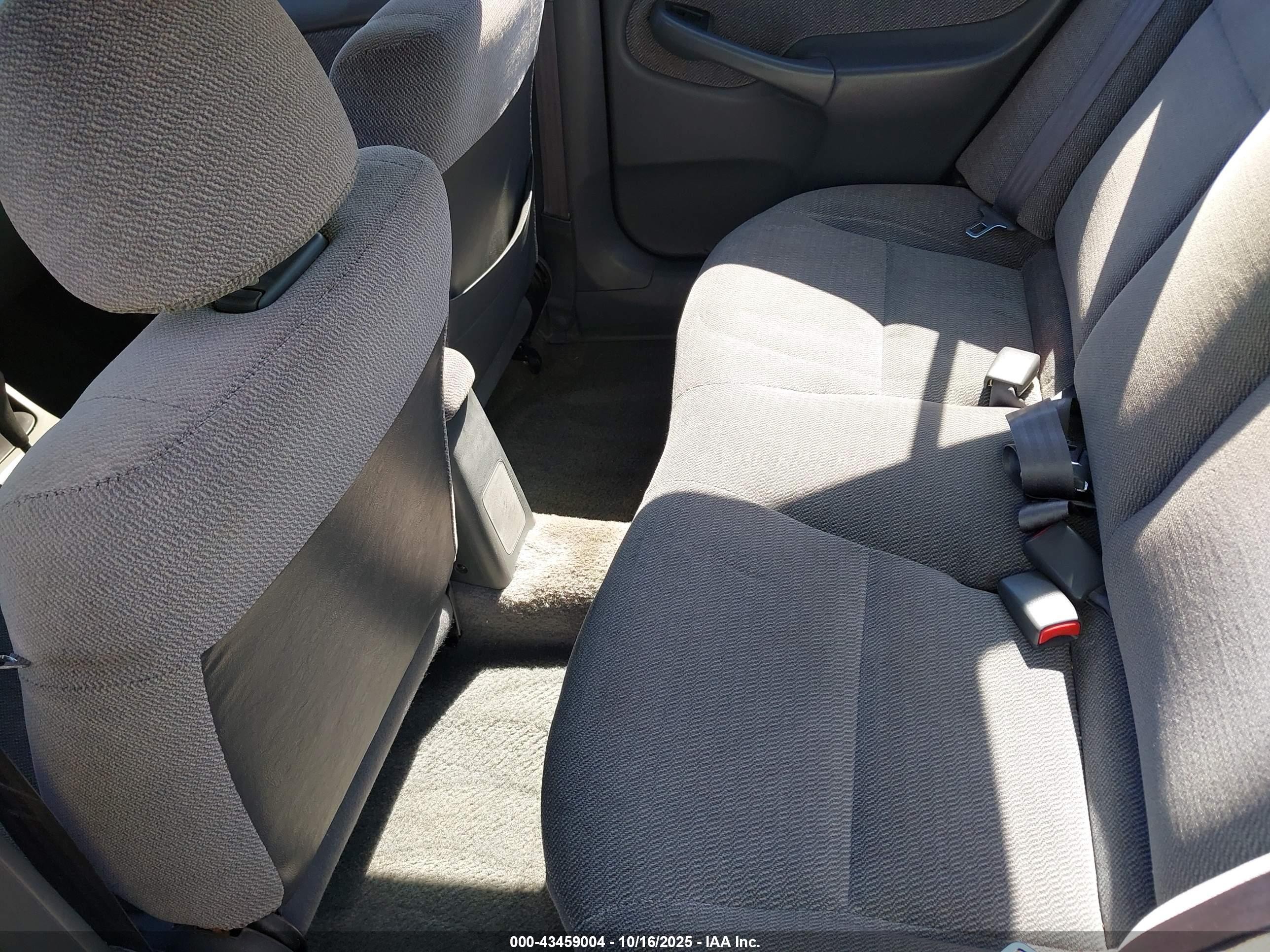 1998 Honda Civic Lx White vin: 1HGEJ6672WL047291