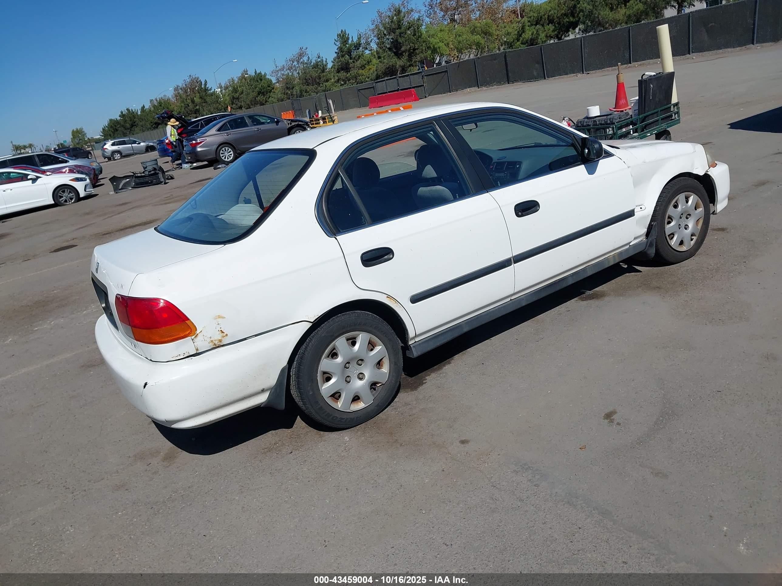 1998 Honda Civic Lx White vin: 1HGEJ6672WL047291