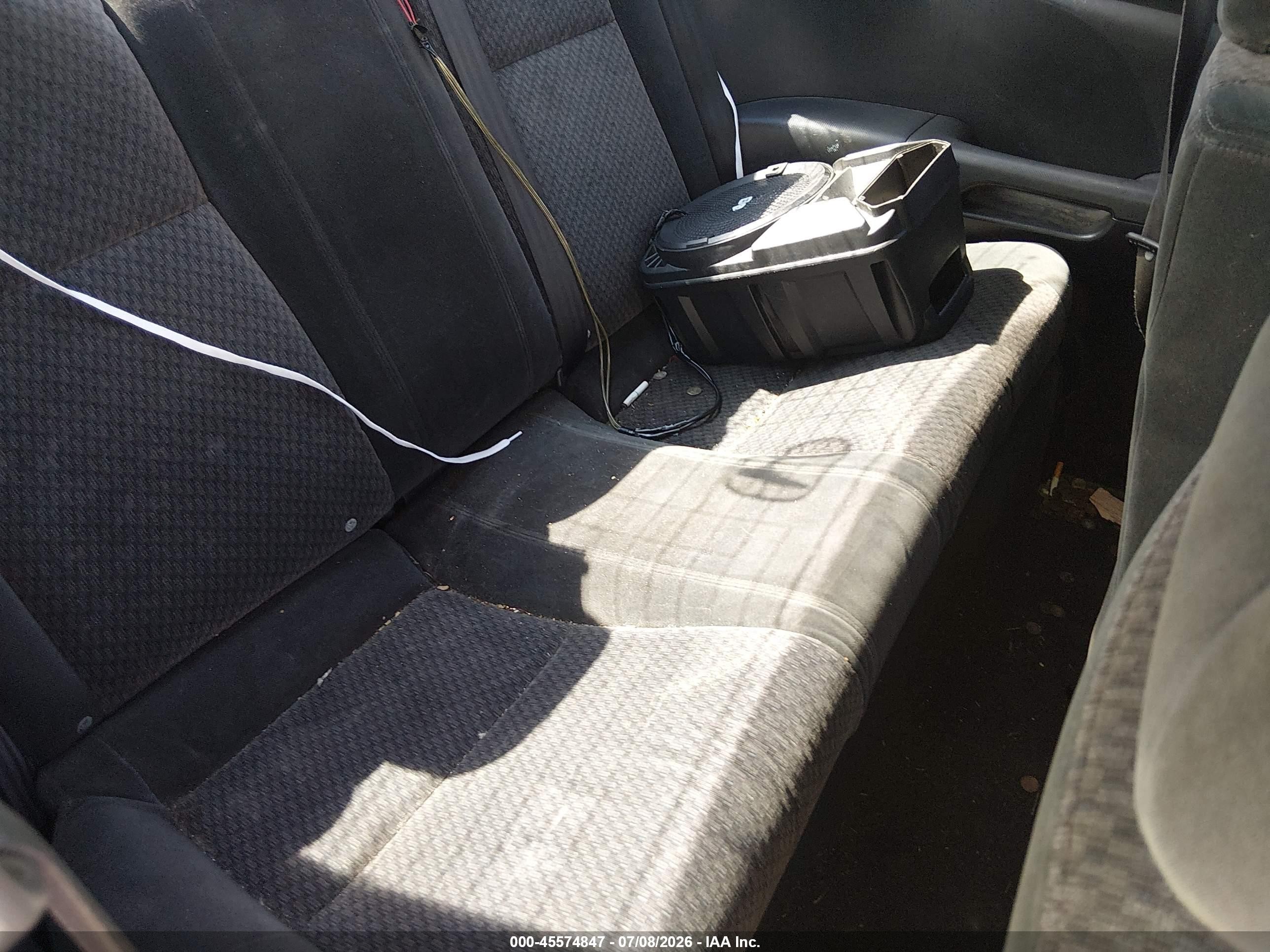 2005 Honda Civic Vp Серебряный vin: 1HGEM21165L024470
