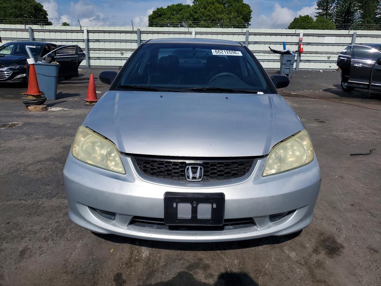 2004 Honda Civic Dx Vp Silver vin: 1HGEM211X4L005631