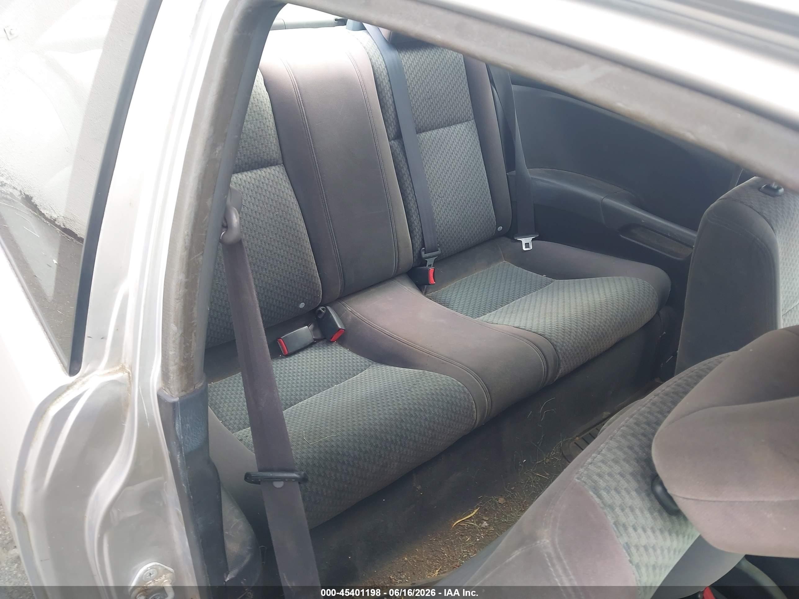 2005 Honda Civic Vp Silver vin: 1HGEM21335L070467