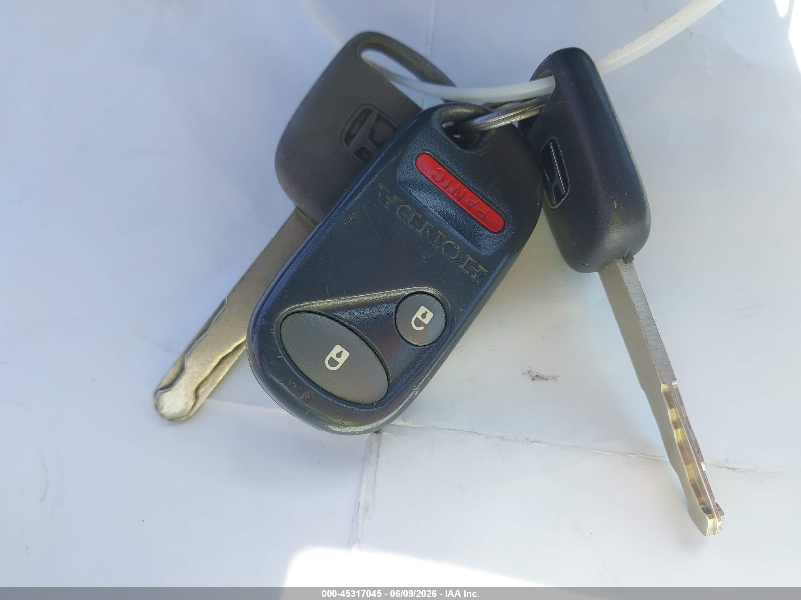 2005 Honda Civic Lx Silver vin: 1HGEM21575L008104